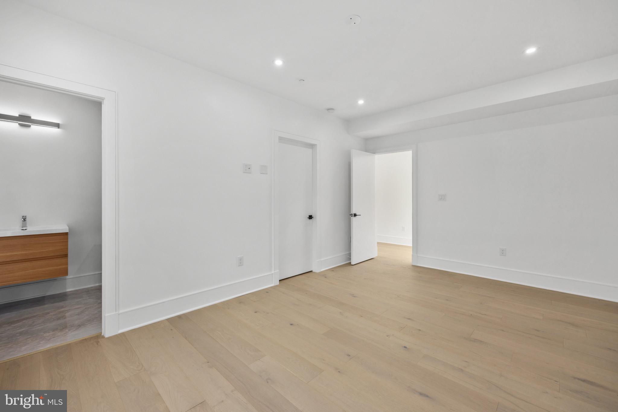 OLD COURT GARDENS - Residential