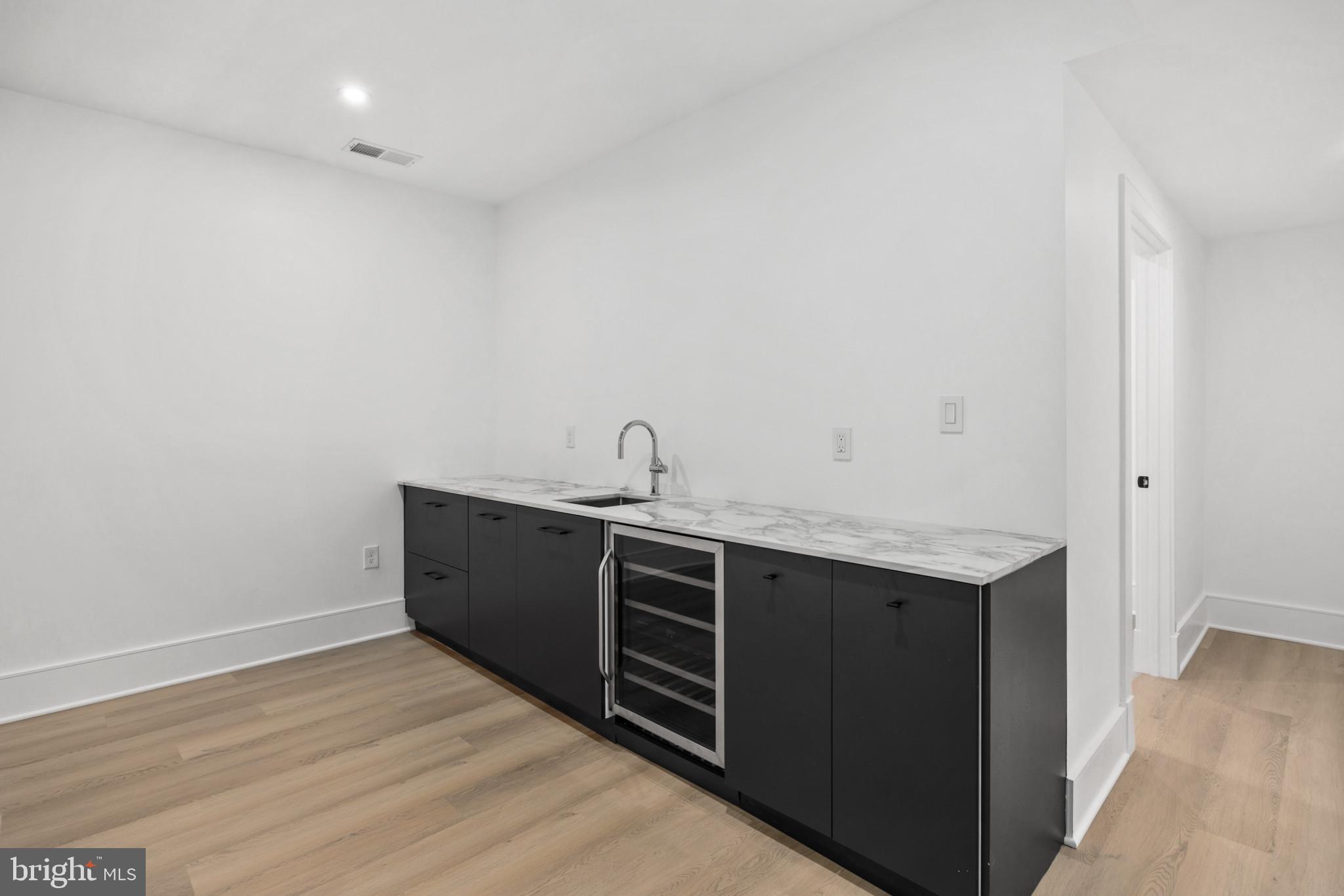 OLD COURT GARDENS - Residential