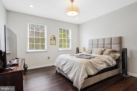 20377 COTTSWOLD TERRACE 73 STERLING VA 20165