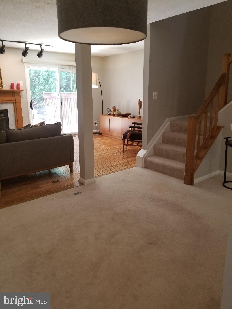 RESTON - Residential