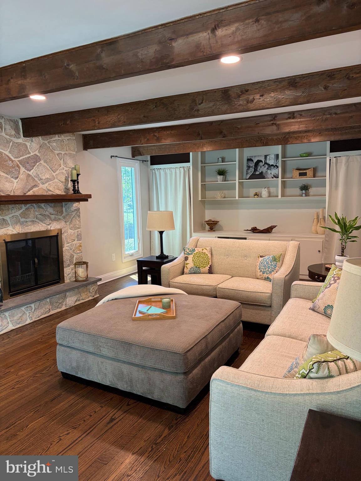 MAPLE GLEN - Residential