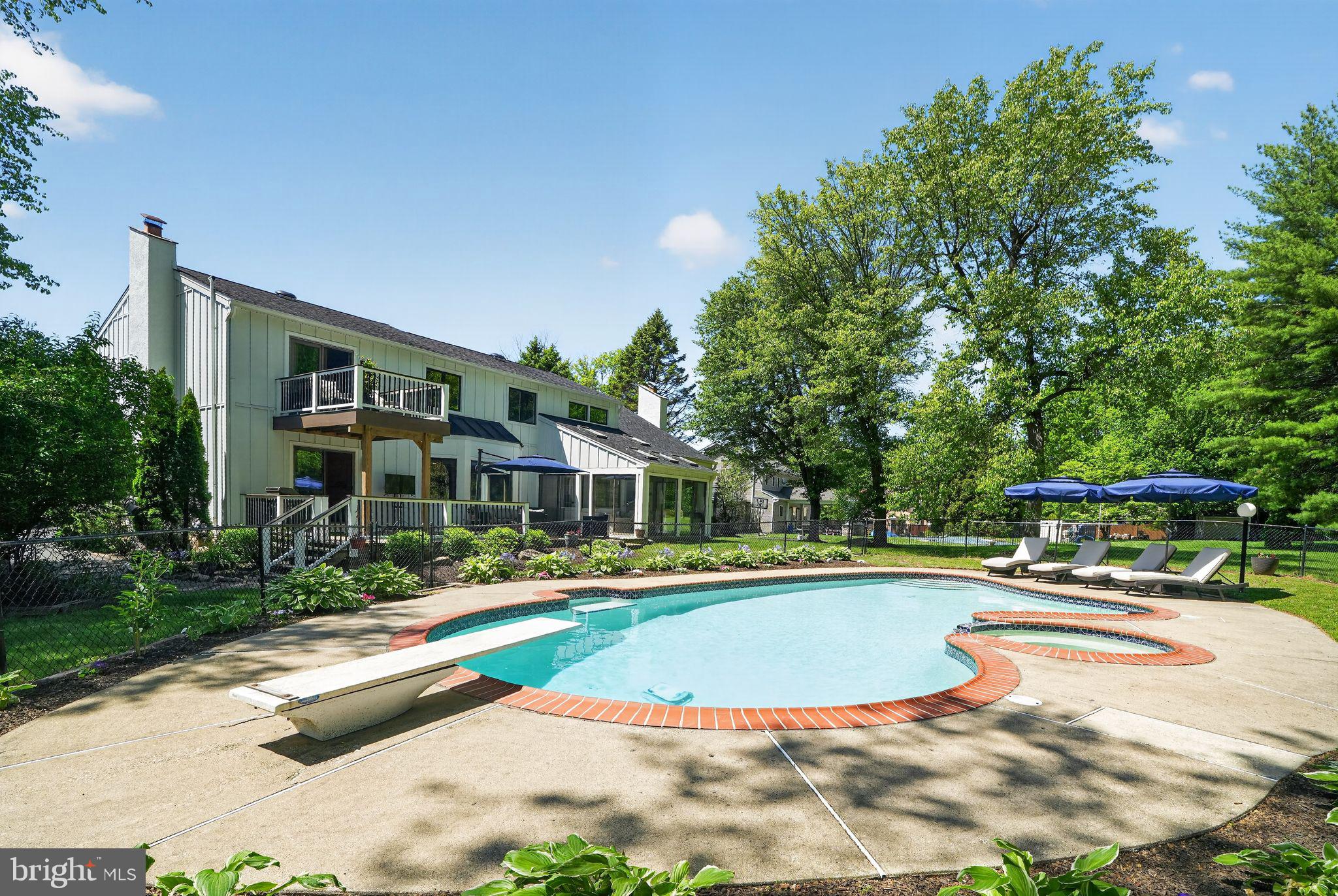 MAPLE GLEN - Residential