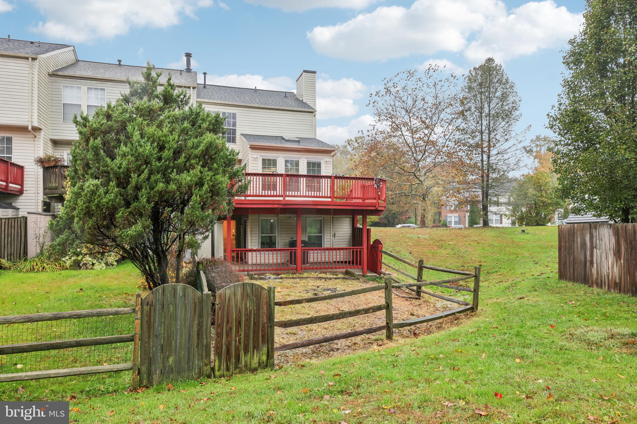 CONSTANT FRIENDSHIP - Residential