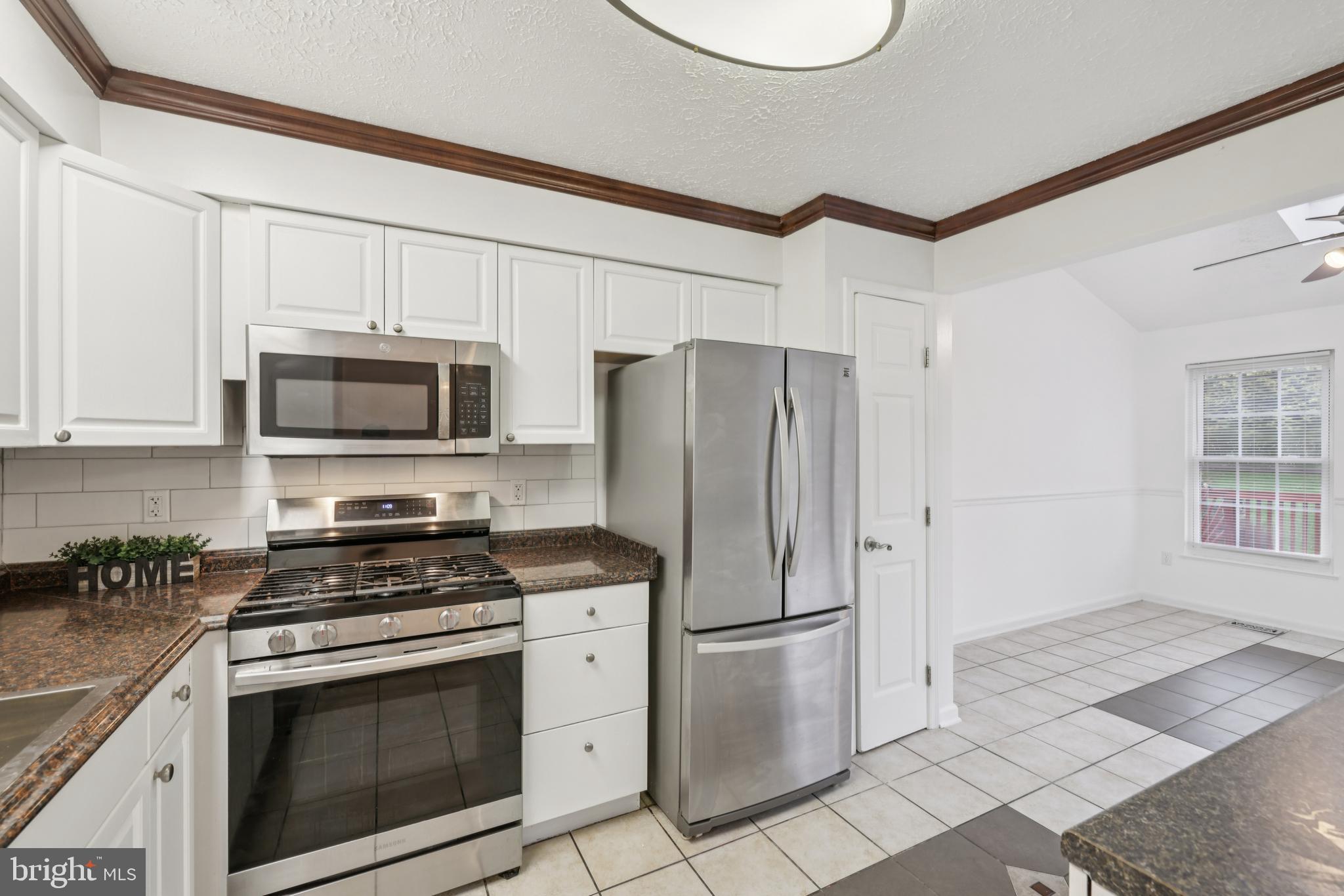 CONSTANT FRIENDSHIP - Residential