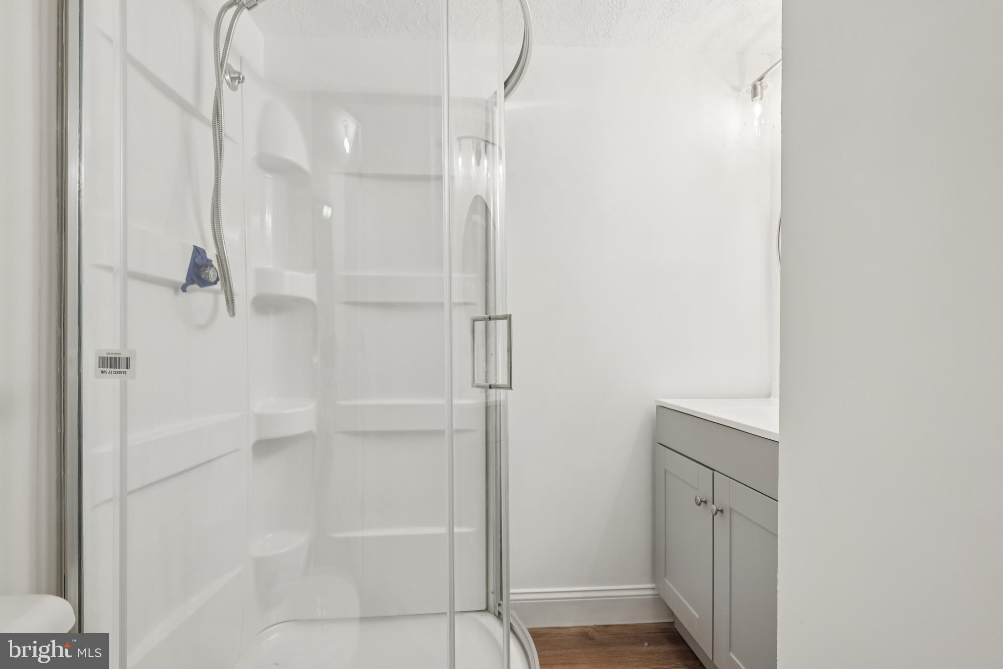 CONSTANT FRIENDSHIP - Residential