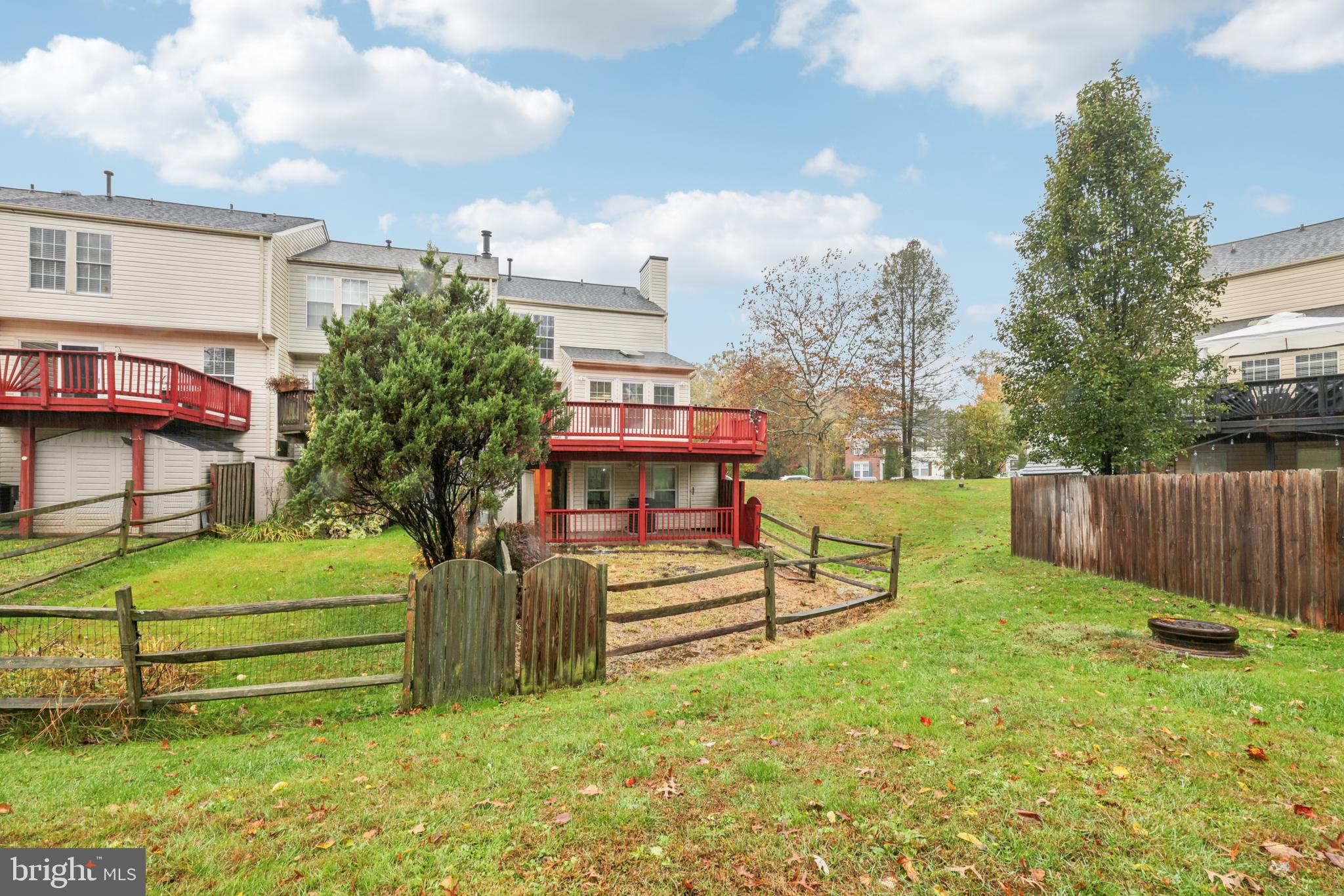 CONSTANT FRIENDSHIP - Residential