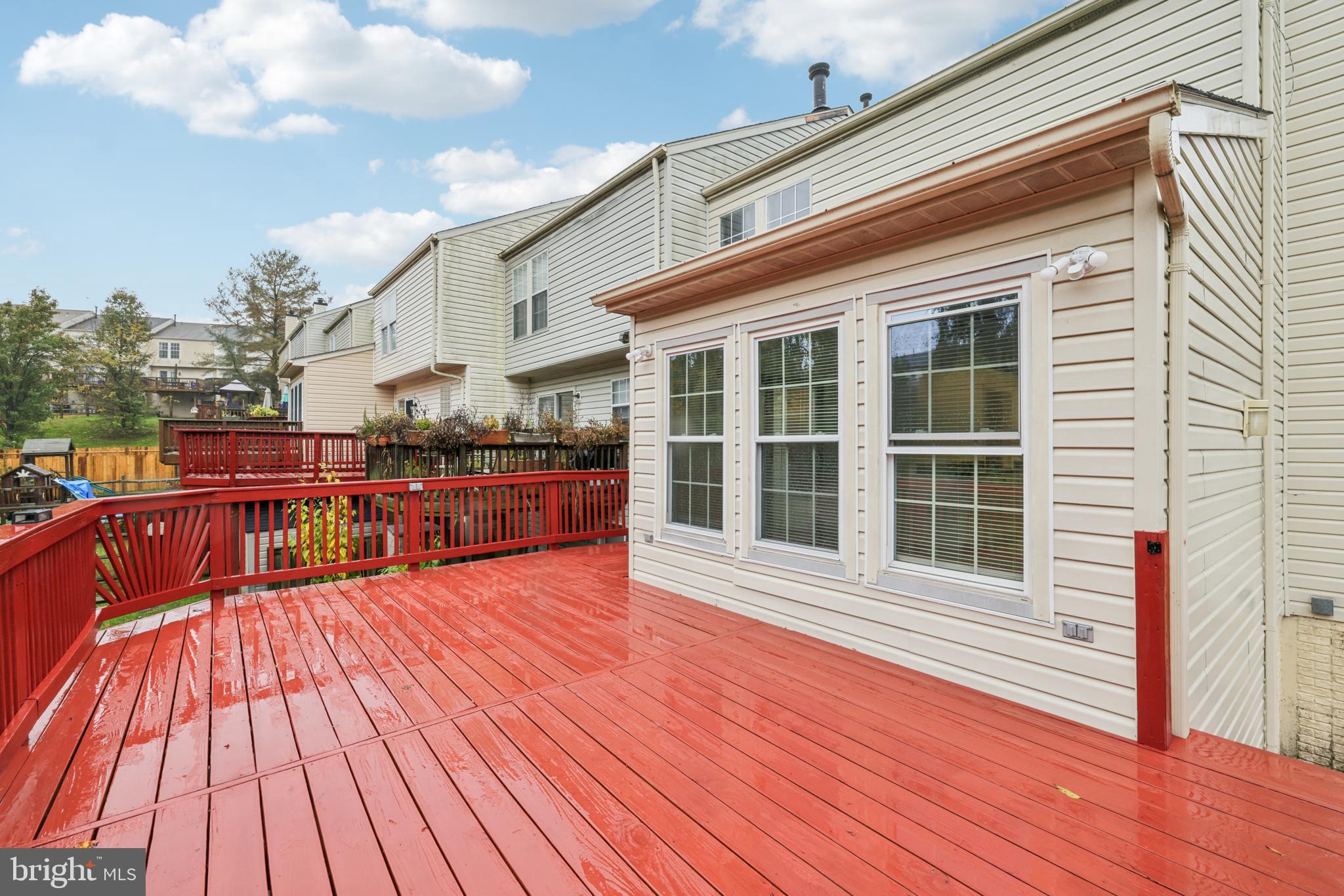 CONSTANT FRIENDSHIP - Residential