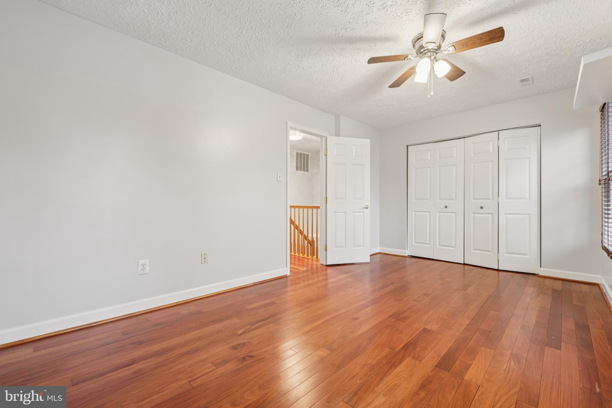 CONSTANT FRIENDSHIP - Residential