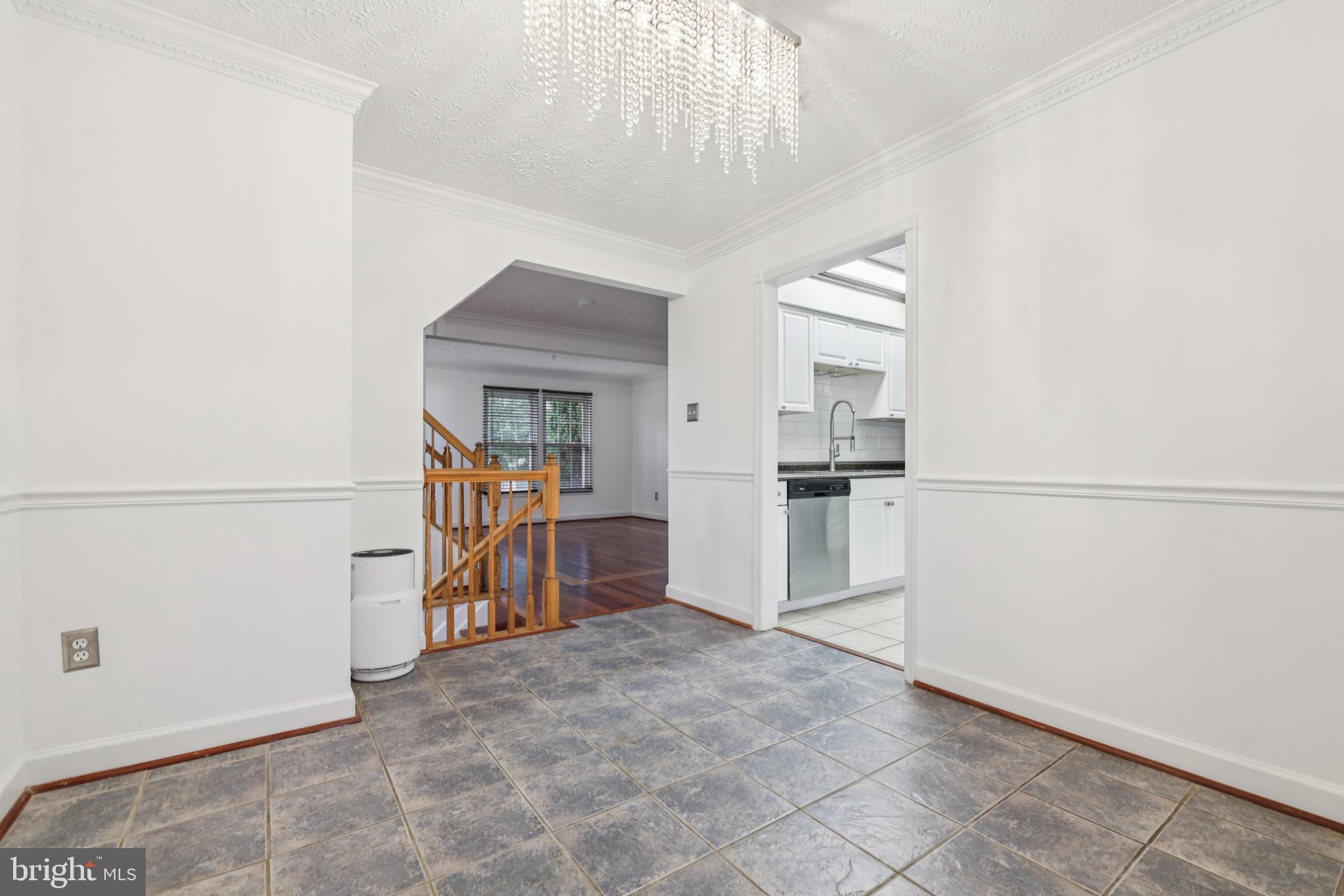 CONSTANT FRIENDSHIP - Residential