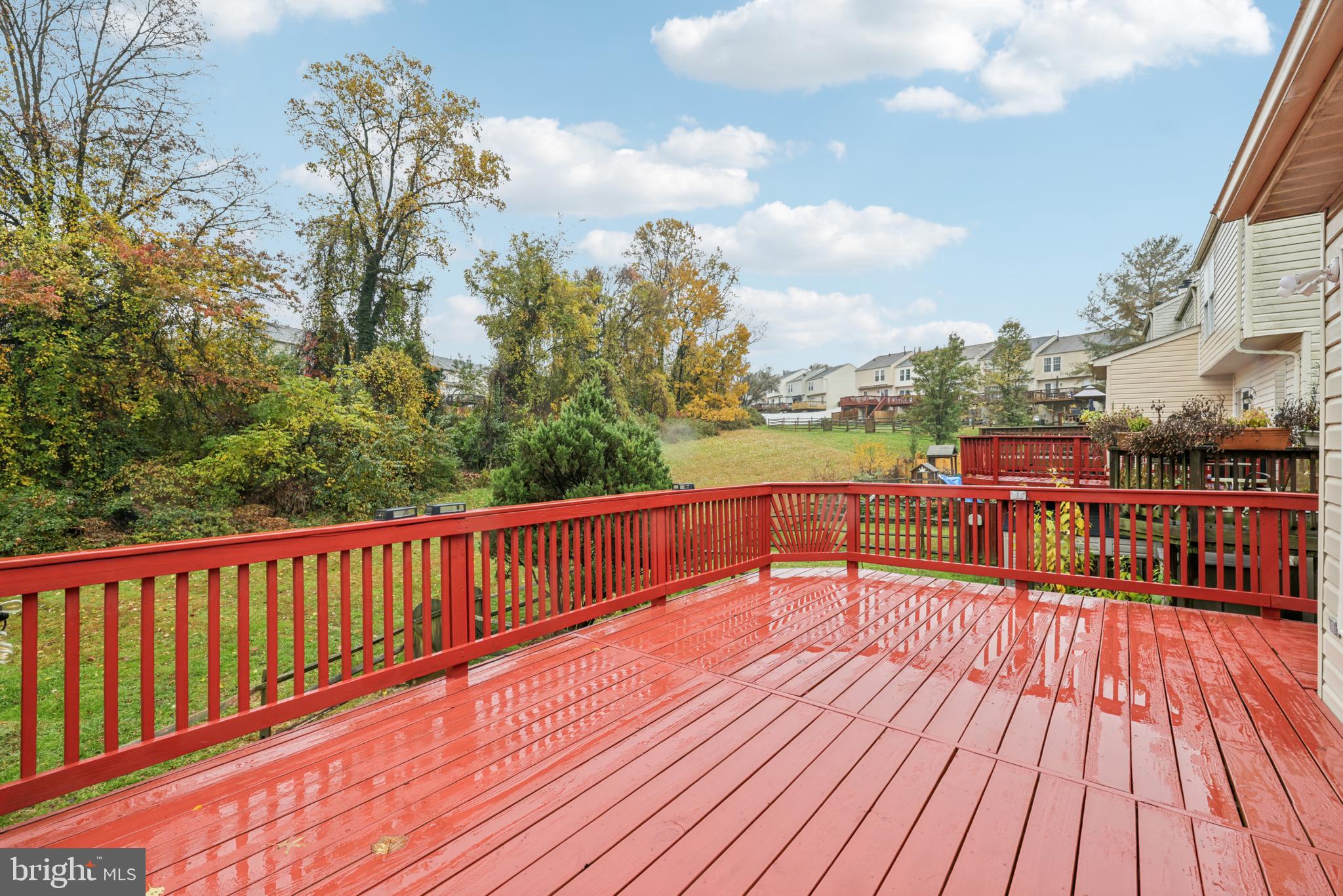 CONSTANT FRIENDSHIP - Residential