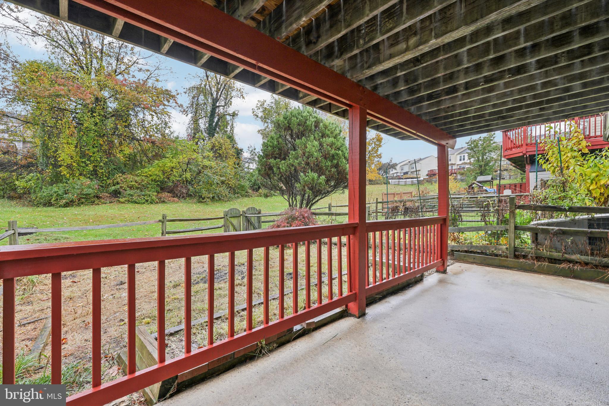 CONSTANT FRIENDSHIP - Residential