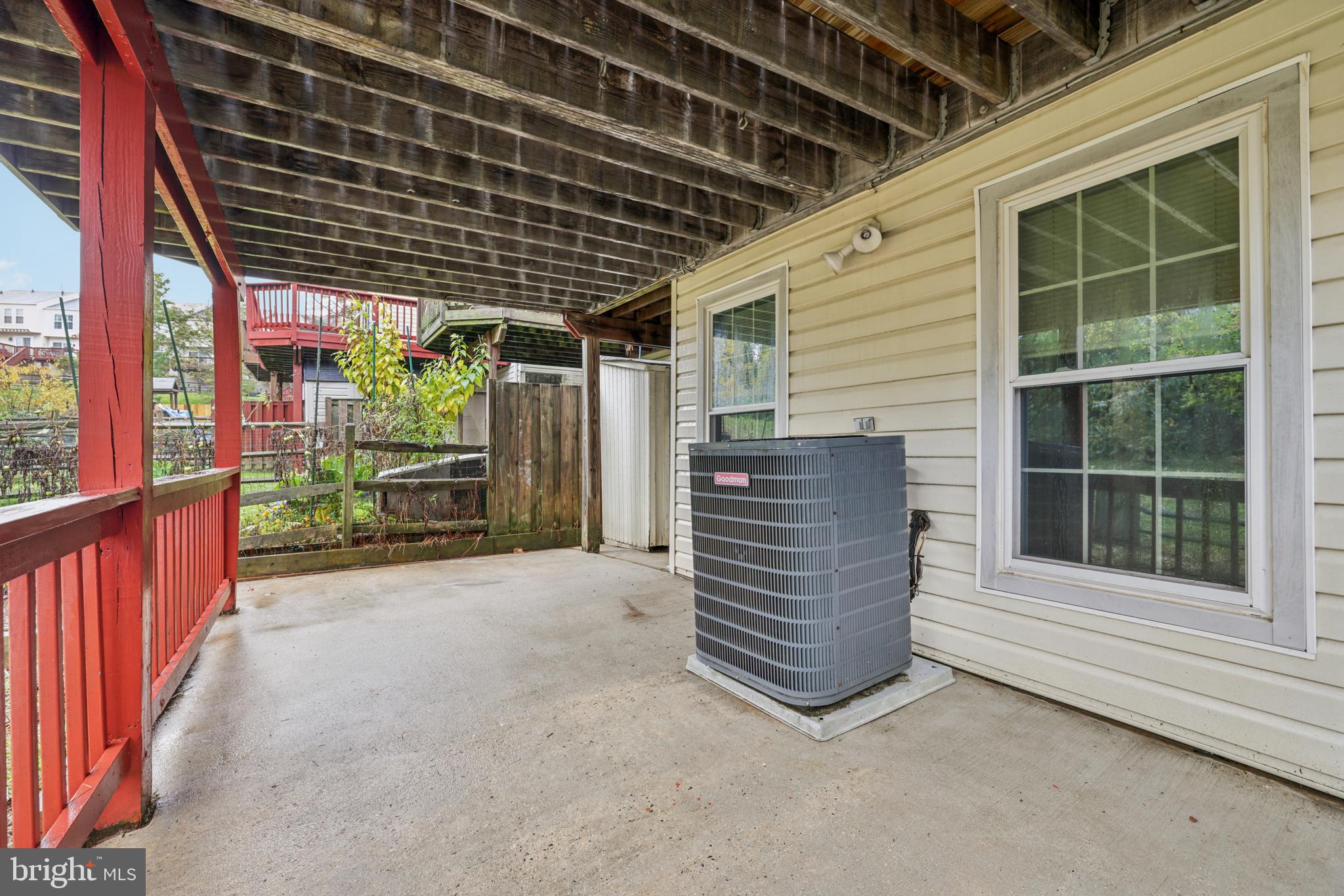 CONSTANT FRIENDSHIP - Residential