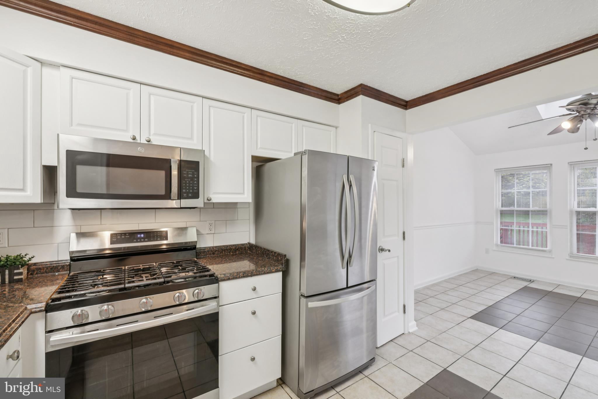 CONSTANT FRIENDSHIP - Residential