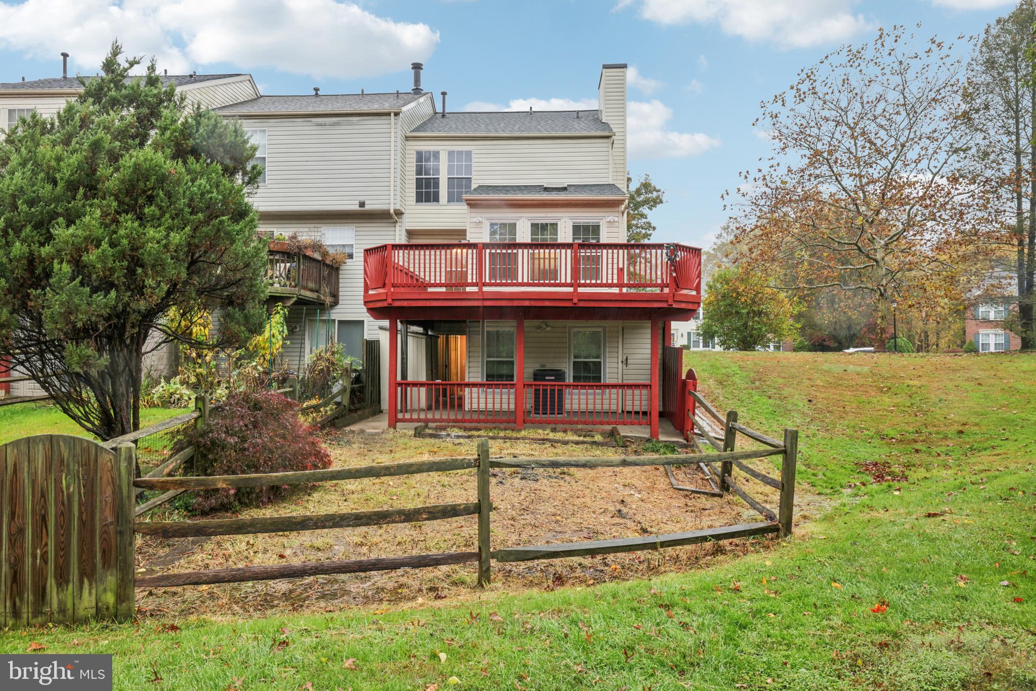 CONSTANT FRIENDSHIP - Residential