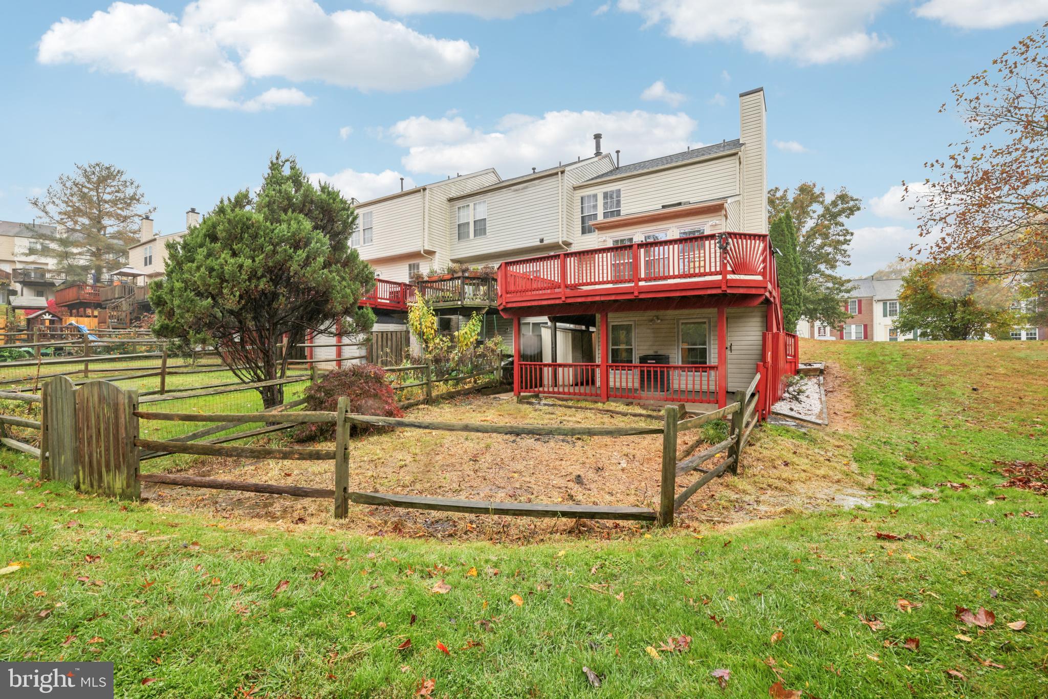 CONSTANT FRIENDSHIP - Residential