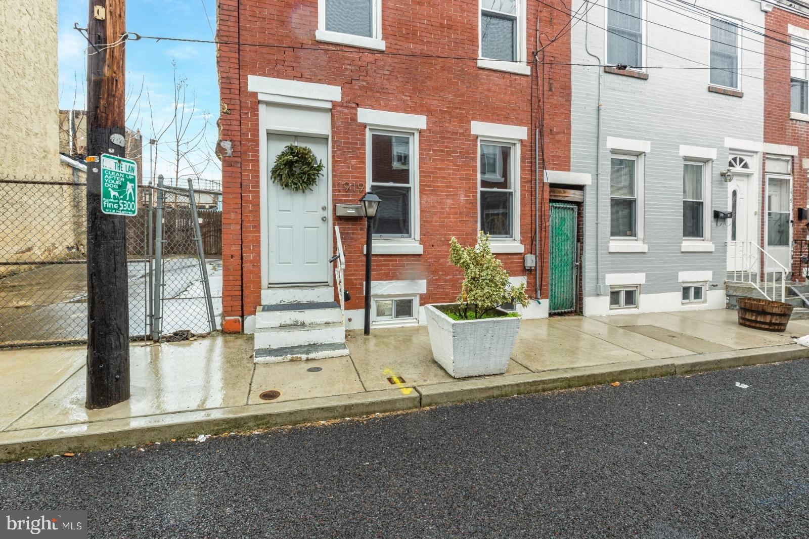 NORRIS SQUARE - Residential Lease