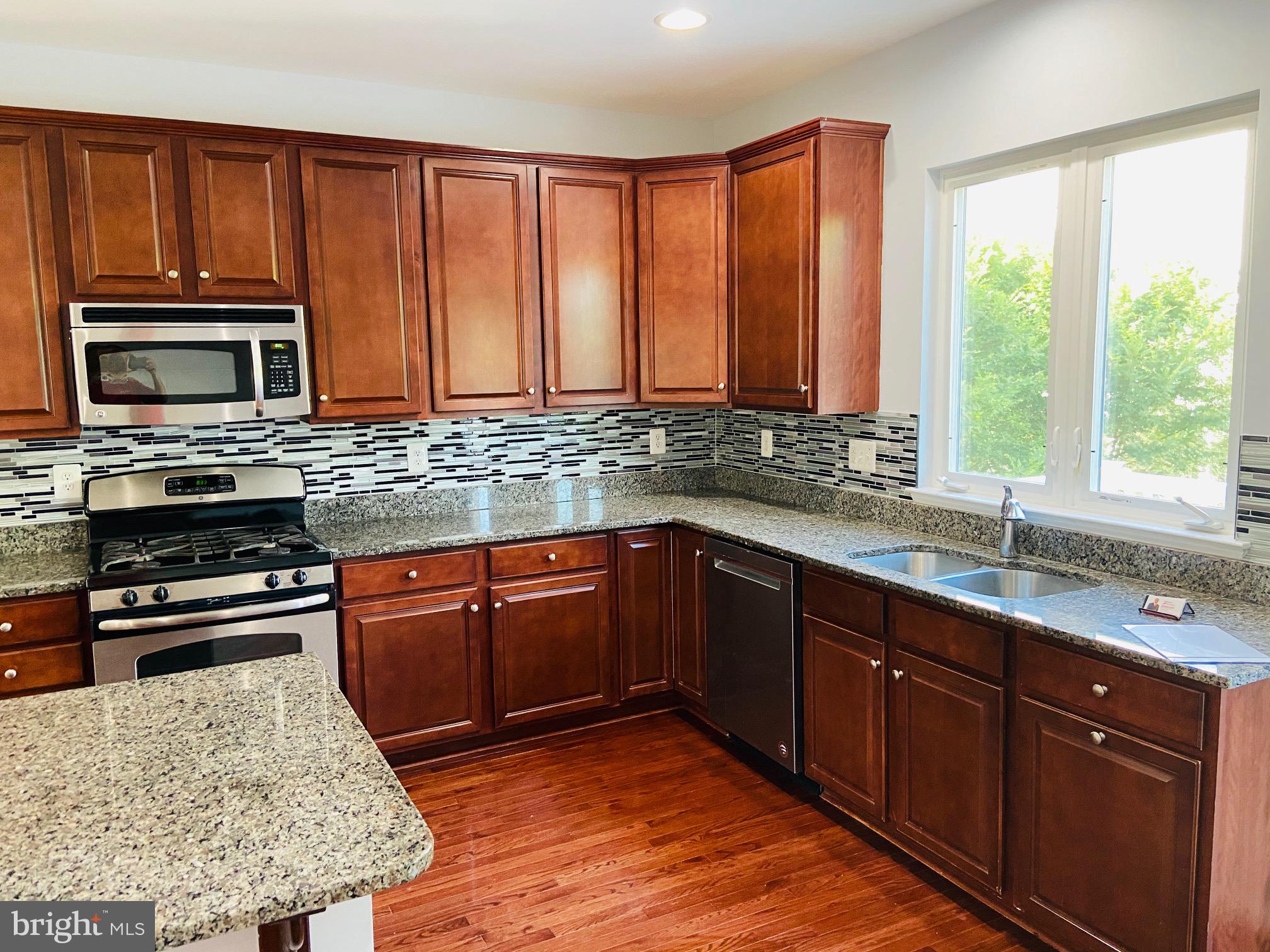 POINTE AT ARUNDEL PRESERVES - Residential