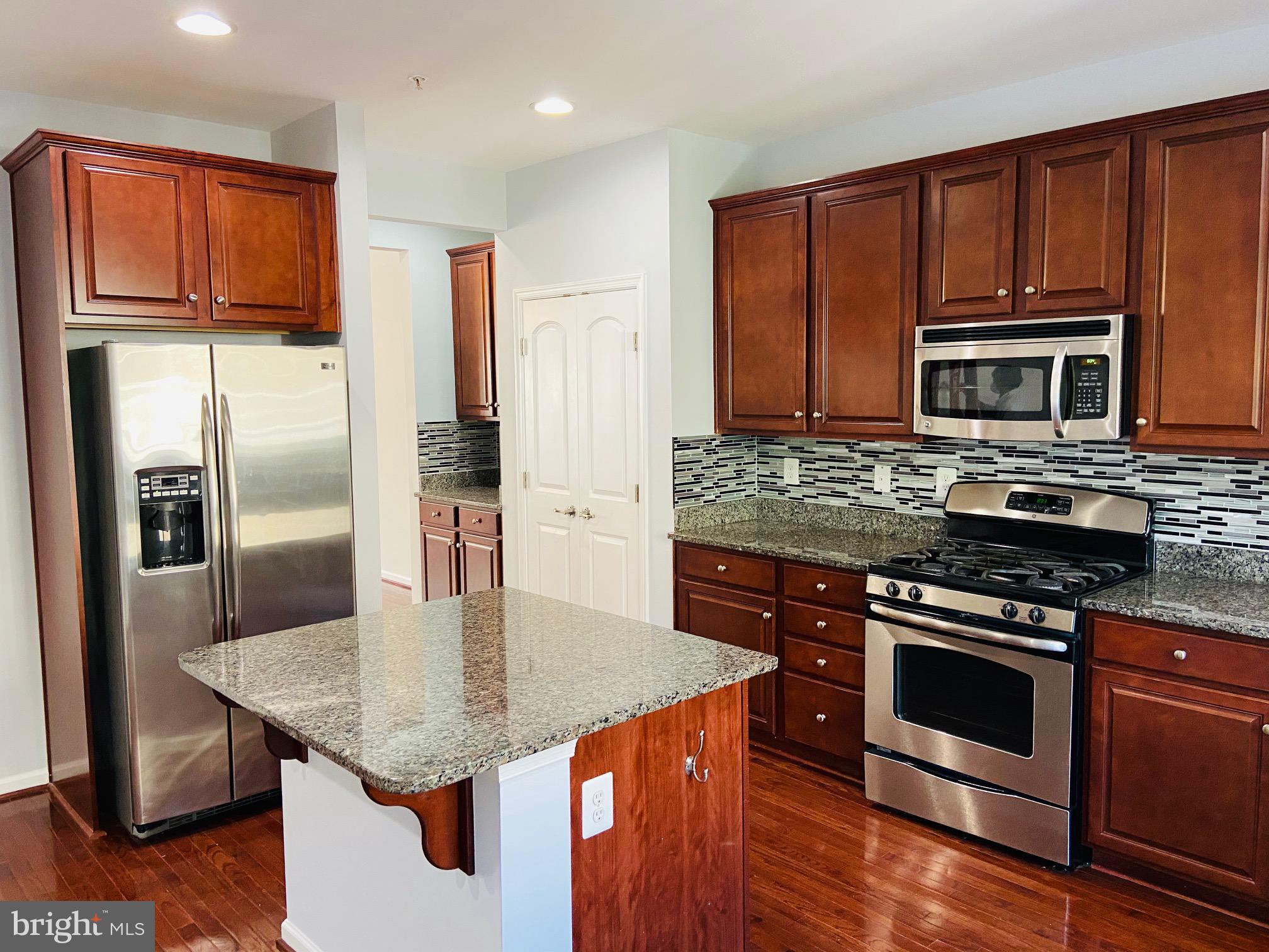 POINTE AT ARUNDEL PRESERVES - Residential