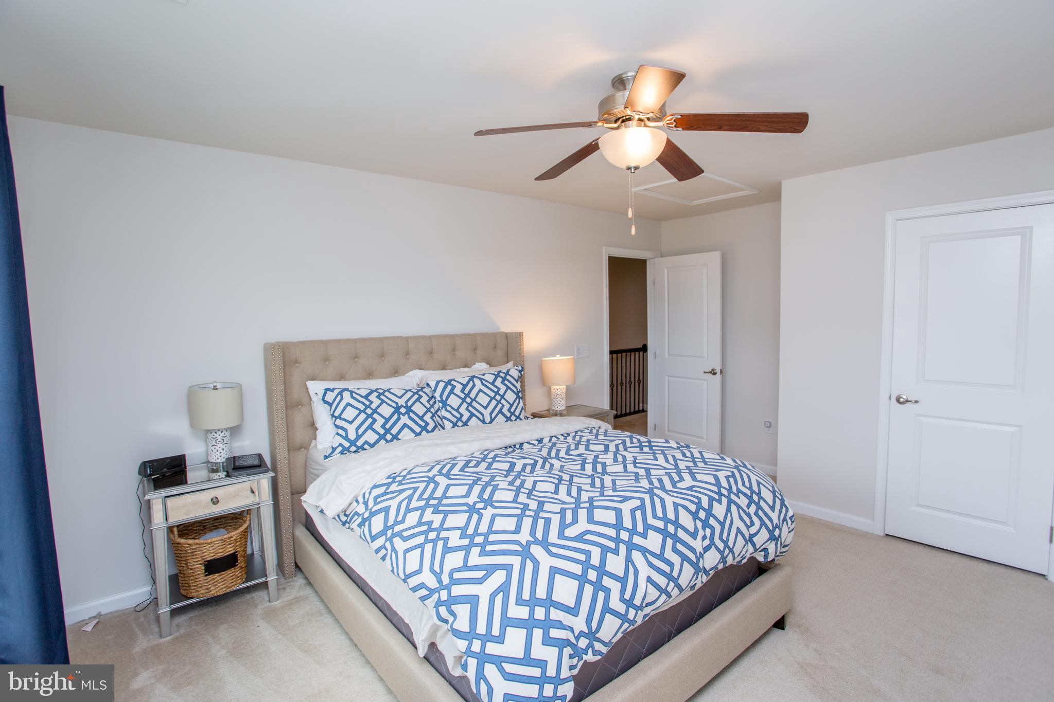 HIDDEN OAKS - Residential