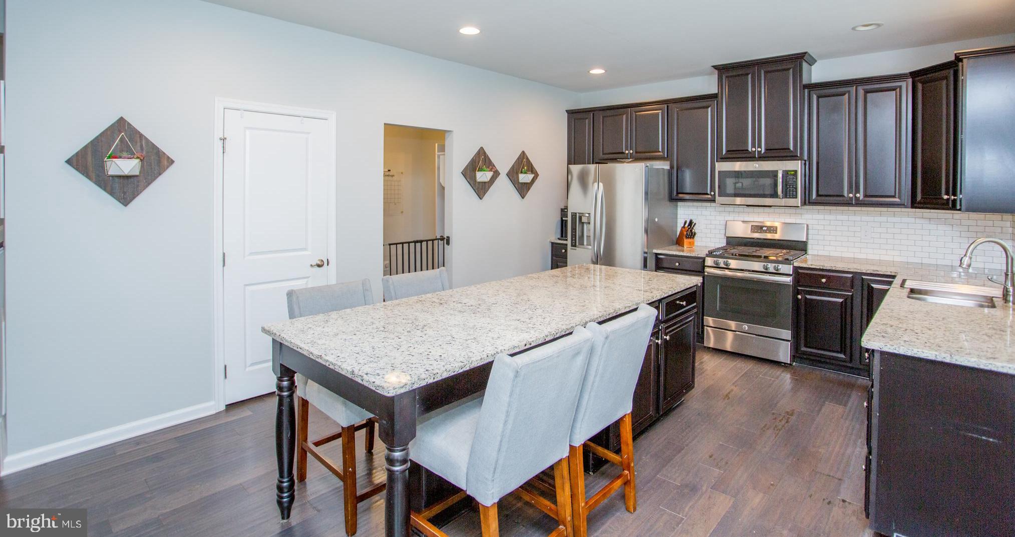 HIDDEN OAKS - Residential