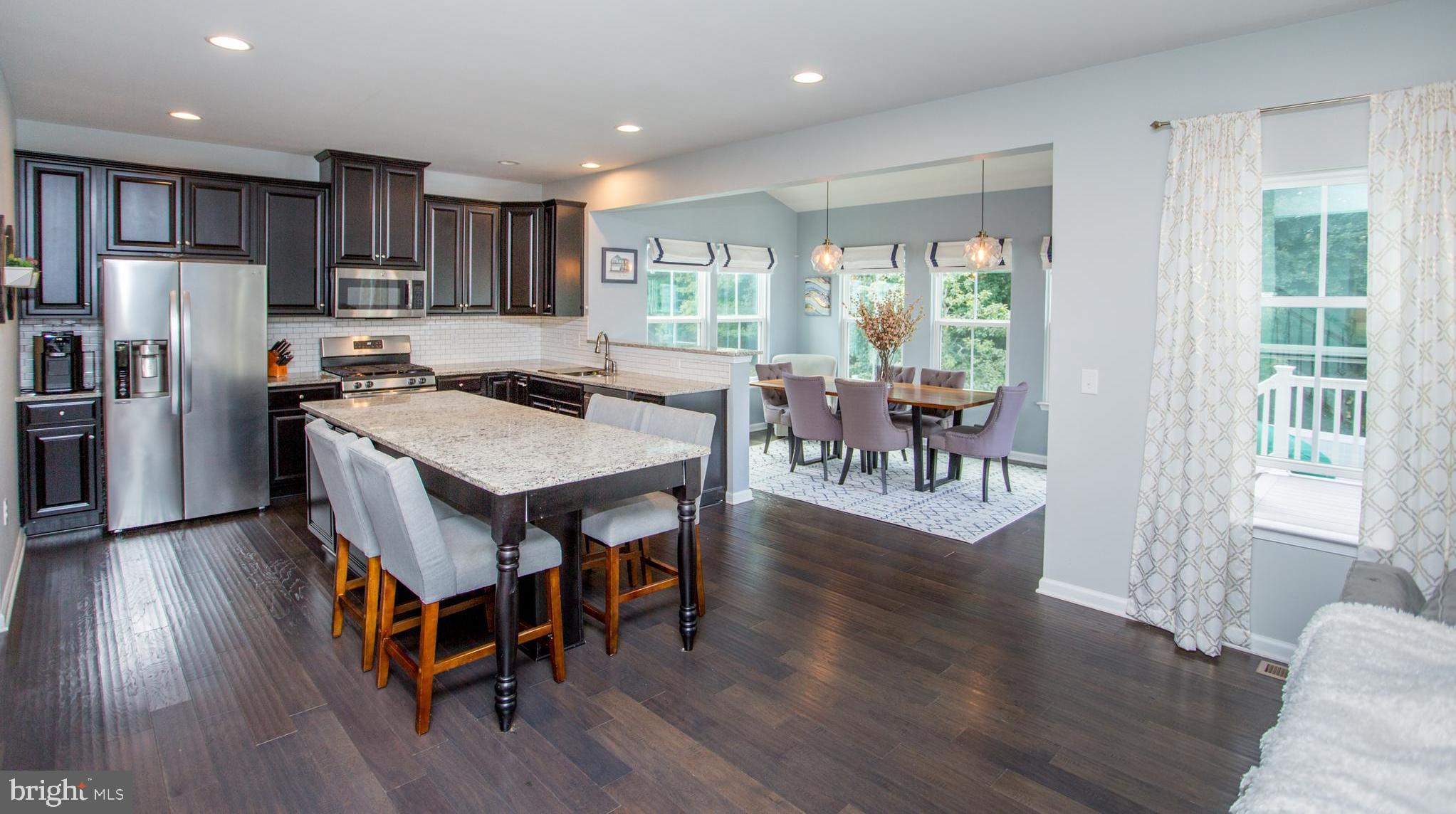 HIDDEN OAKS - Residential