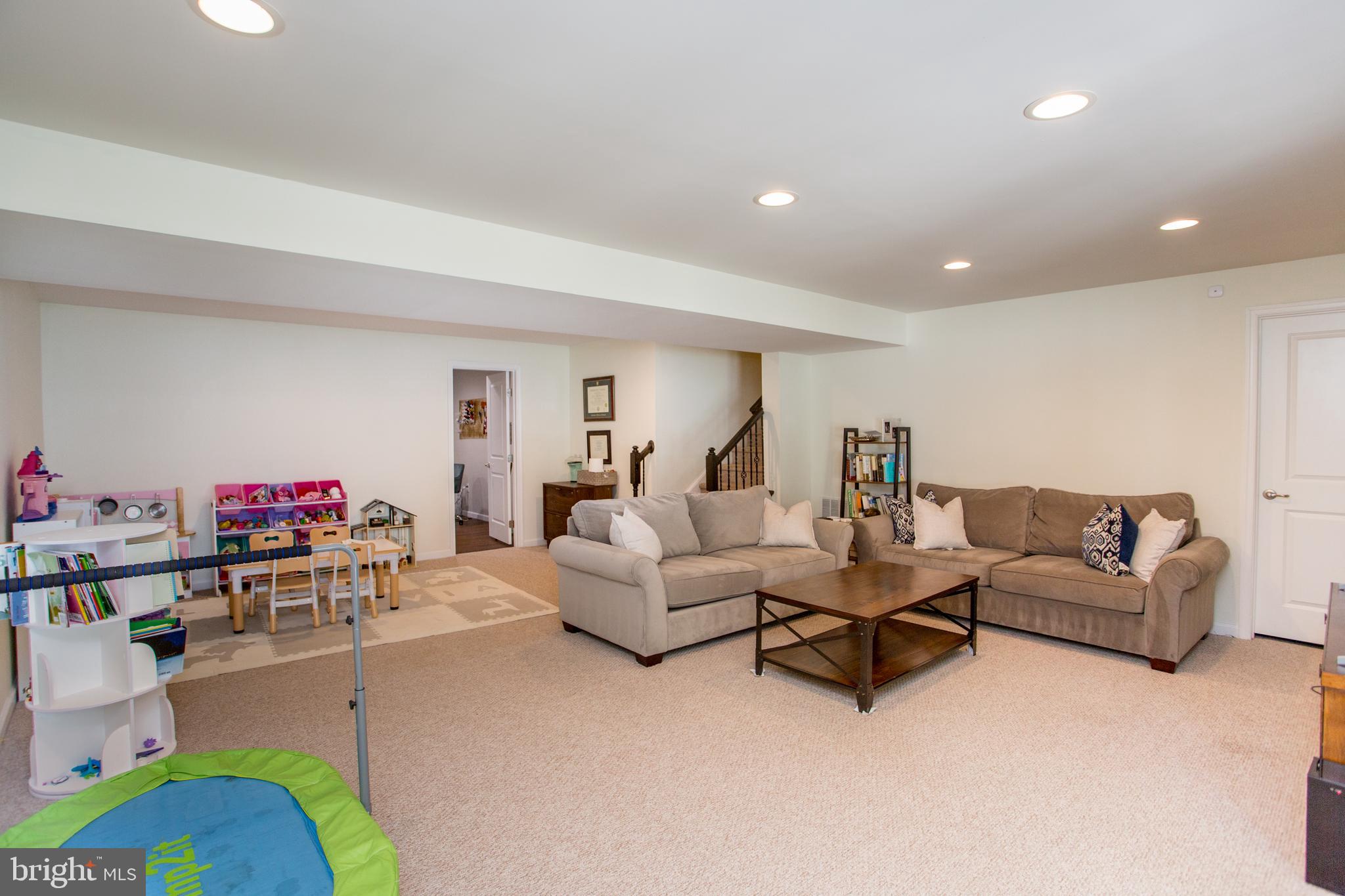 HIDDEN OAKS - Residential