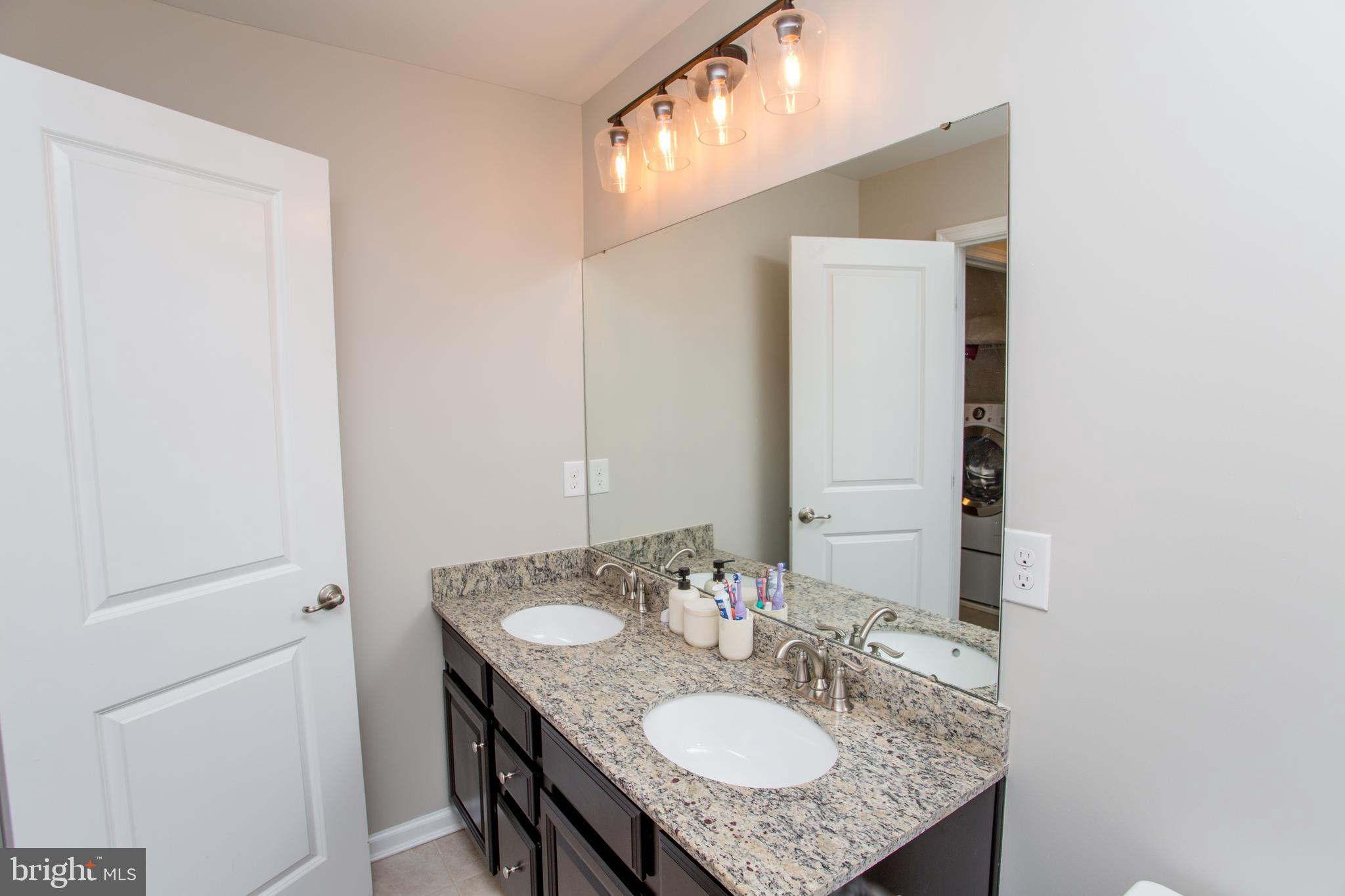 HIDDEN OAKS - Residential