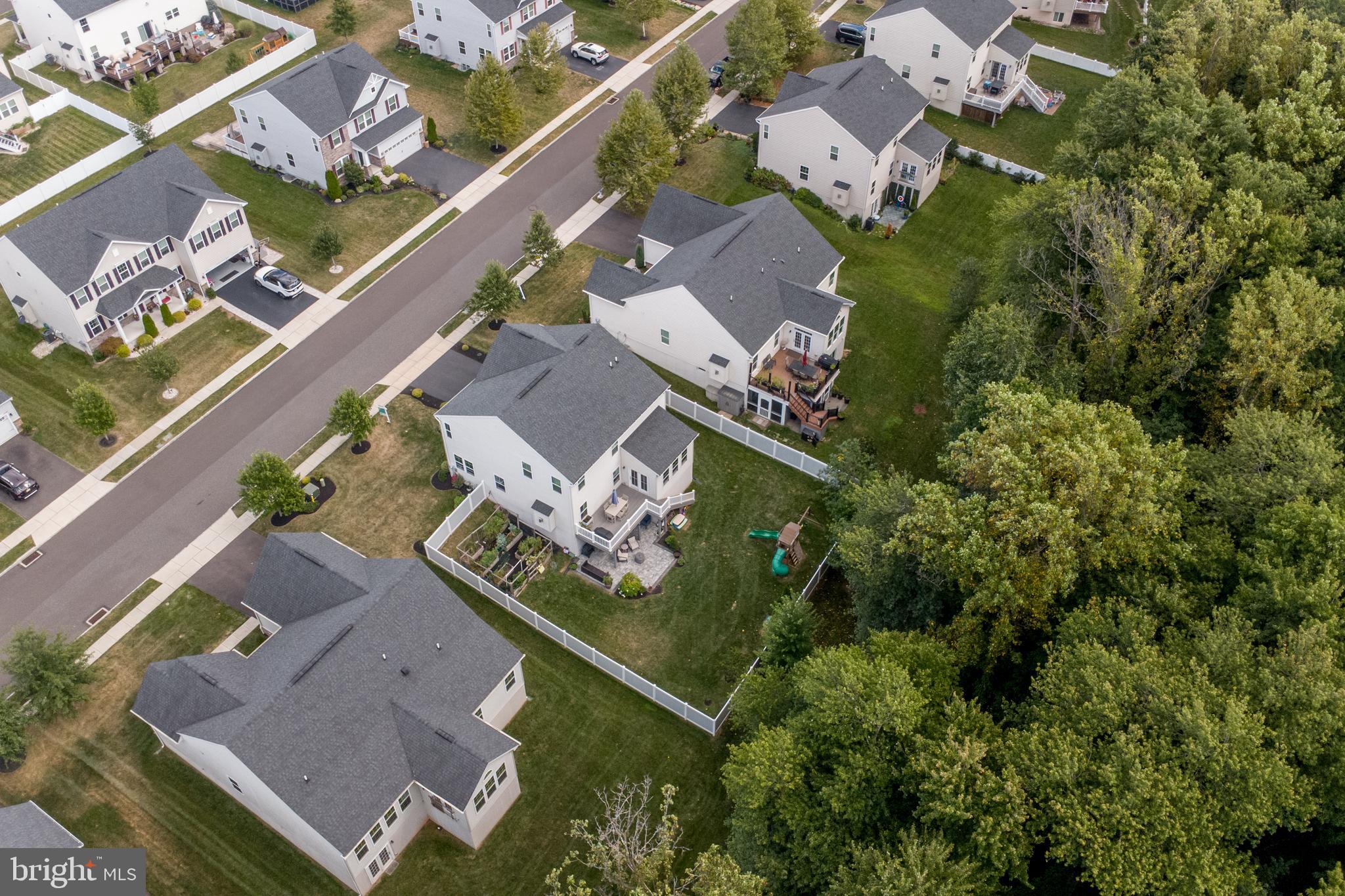 HIDDEN OAKS - Residential