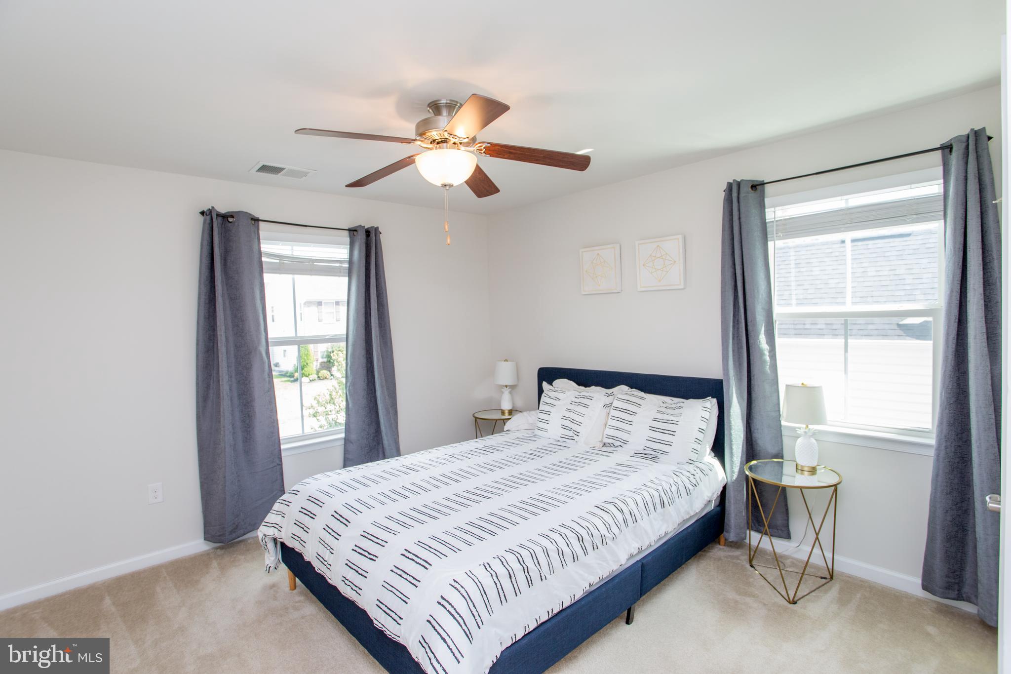 HIDDEN OAKS - Residential