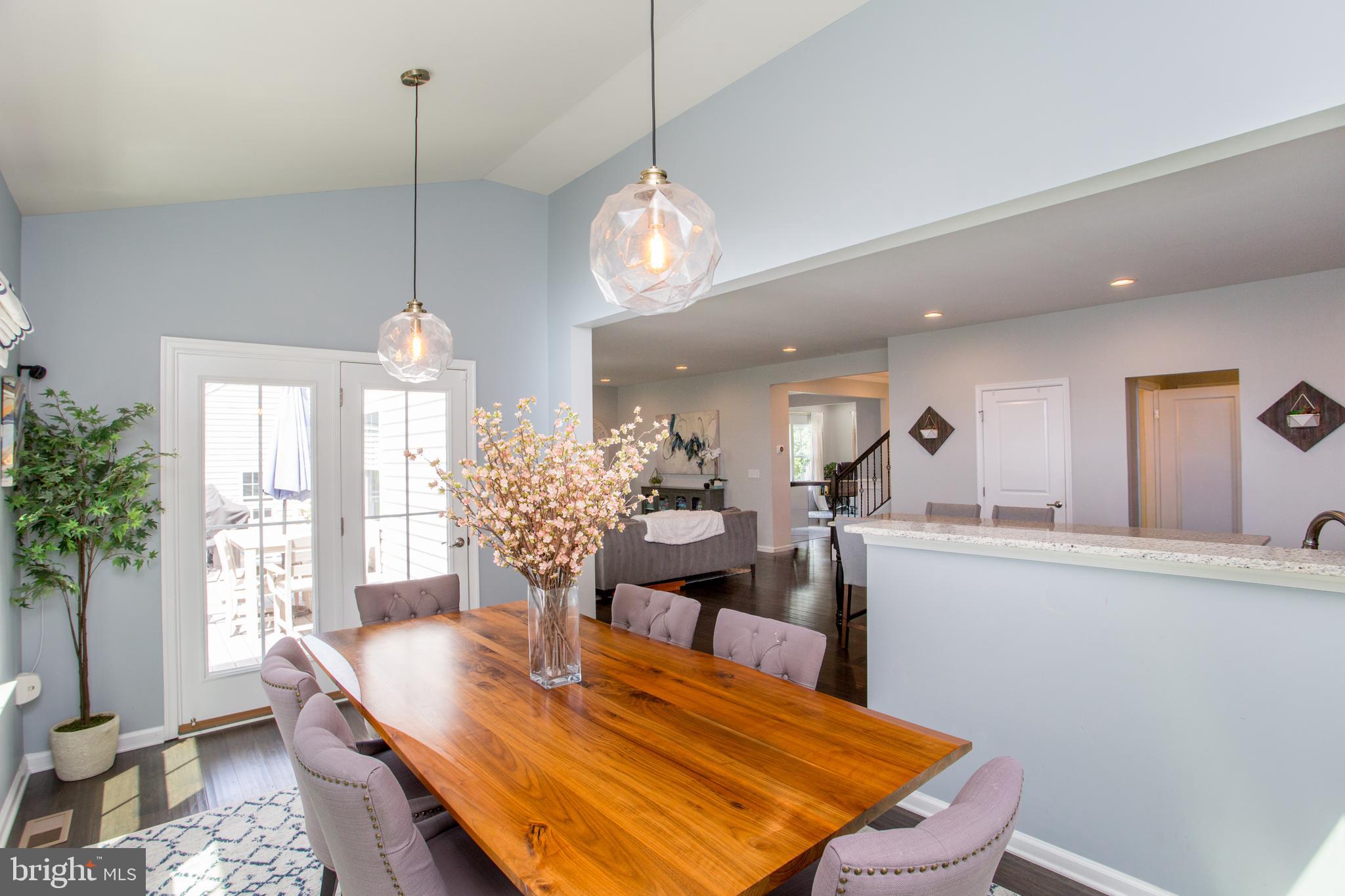 HIDDEN OAKS - Residential