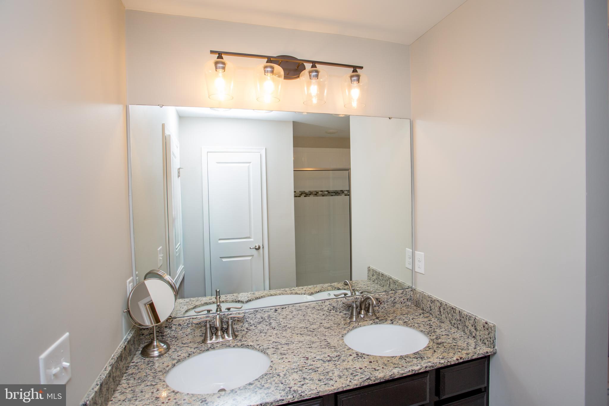 HIDDEN OAKS - Residential