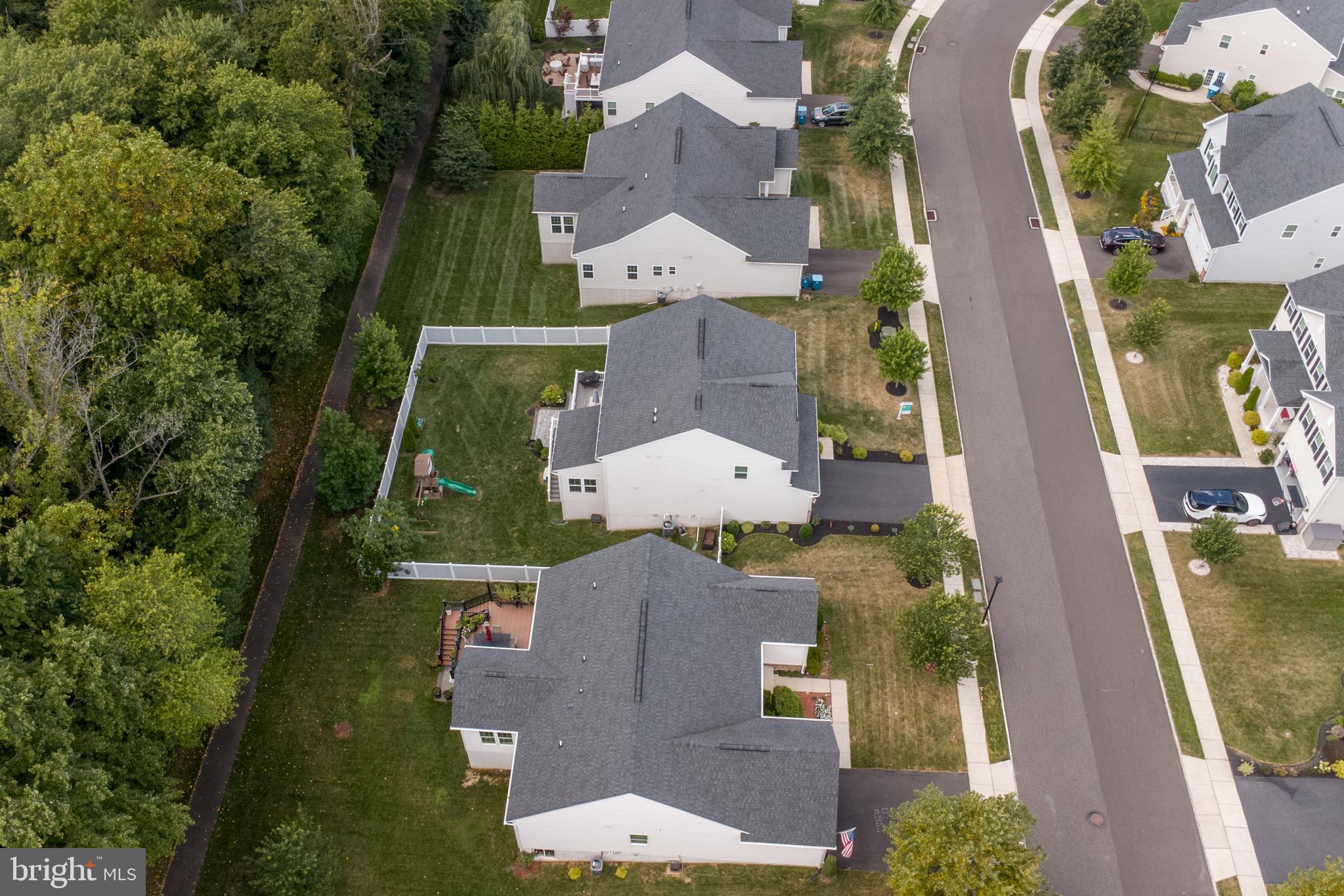 HIDDEN OAKS - Residential