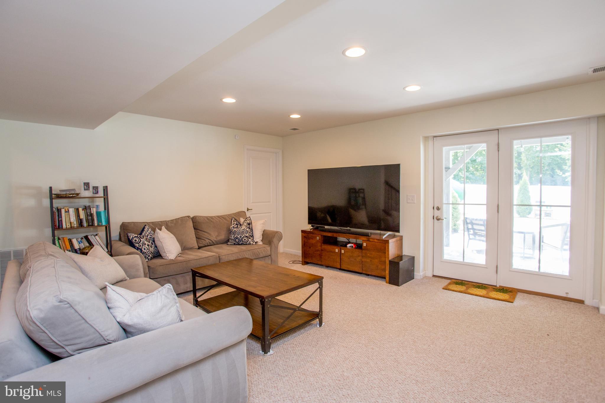 HIDDEN OAKS - Residential