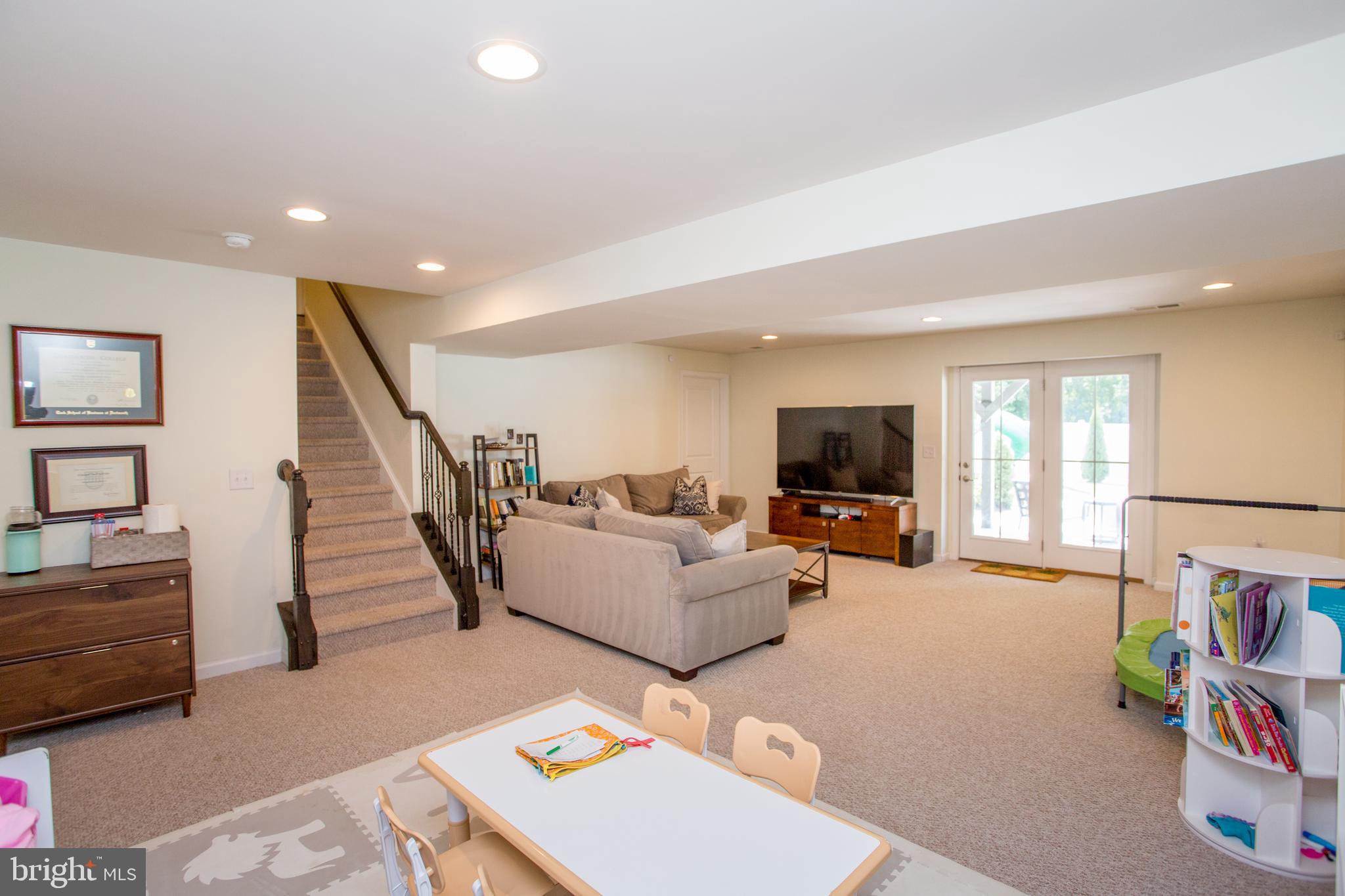 HIDDEN OAKS - Residential