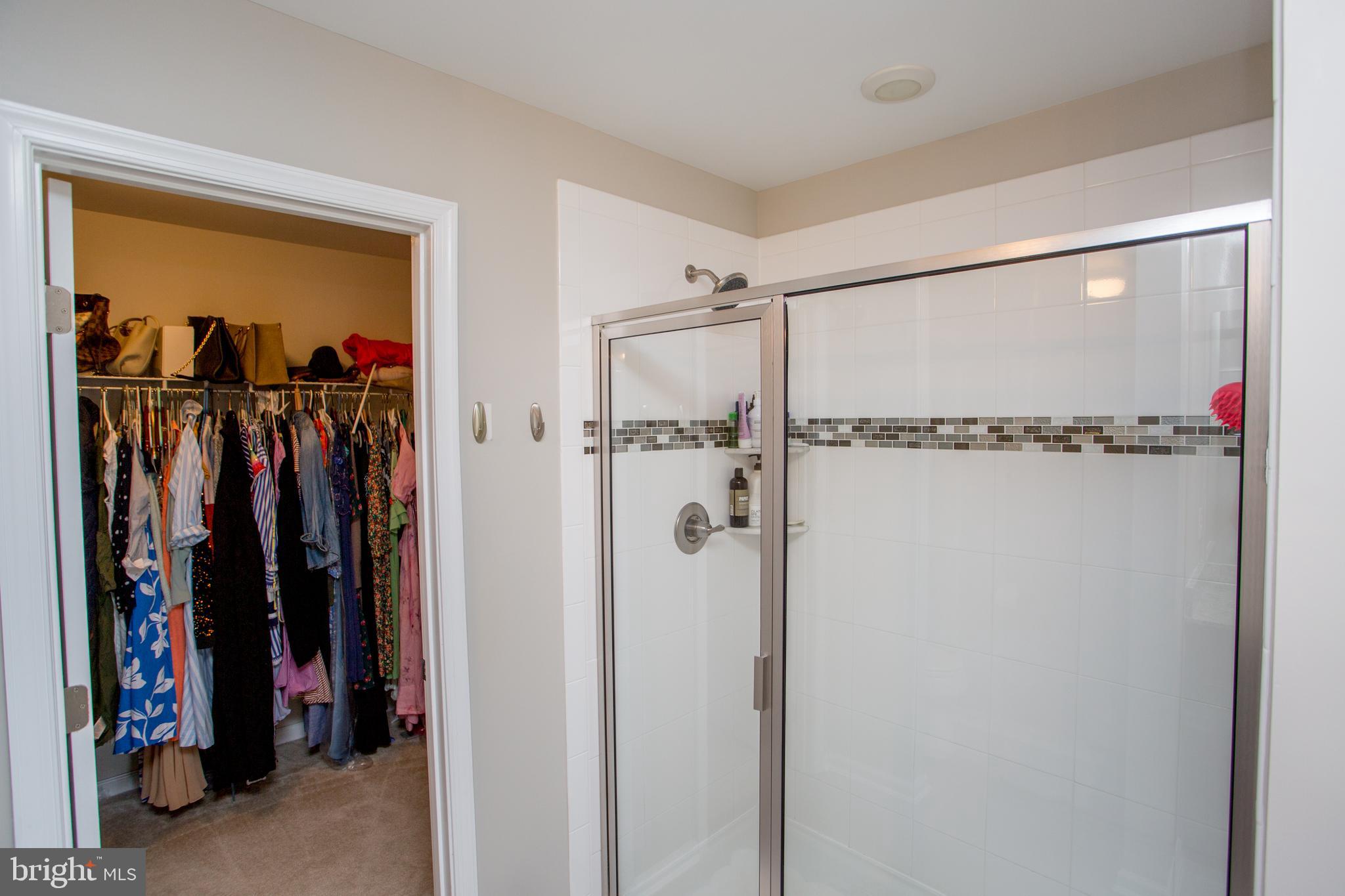 HIDDEN OAKS - Residential