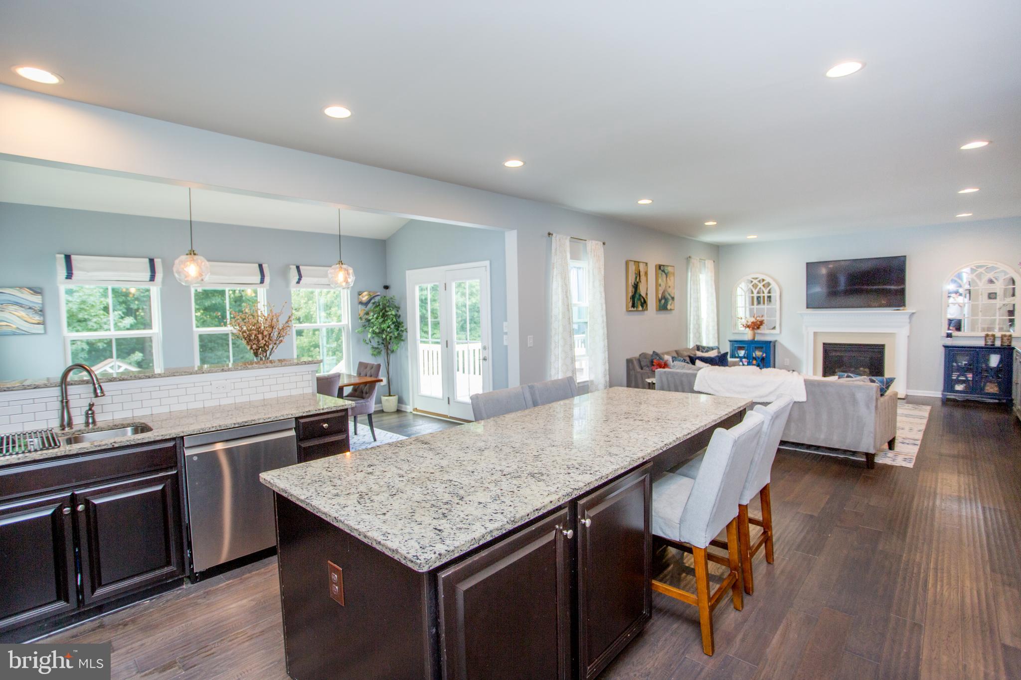 HIDDEN OAKS - Residential