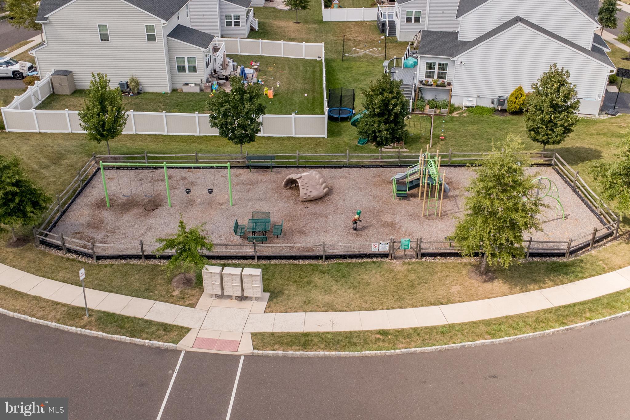 HIDDEN OAKS - Residential