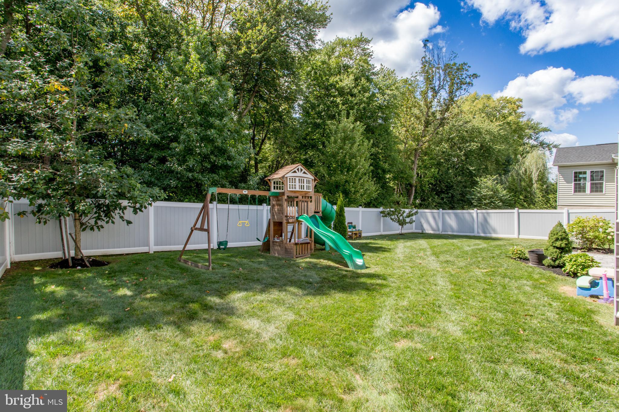 HIDDEN OAKS - Residential