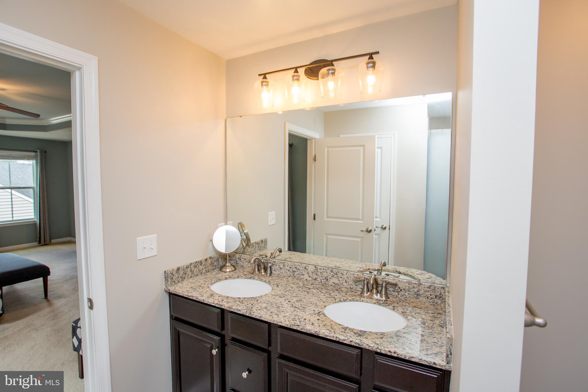 HIDDEN OAKS - Residential