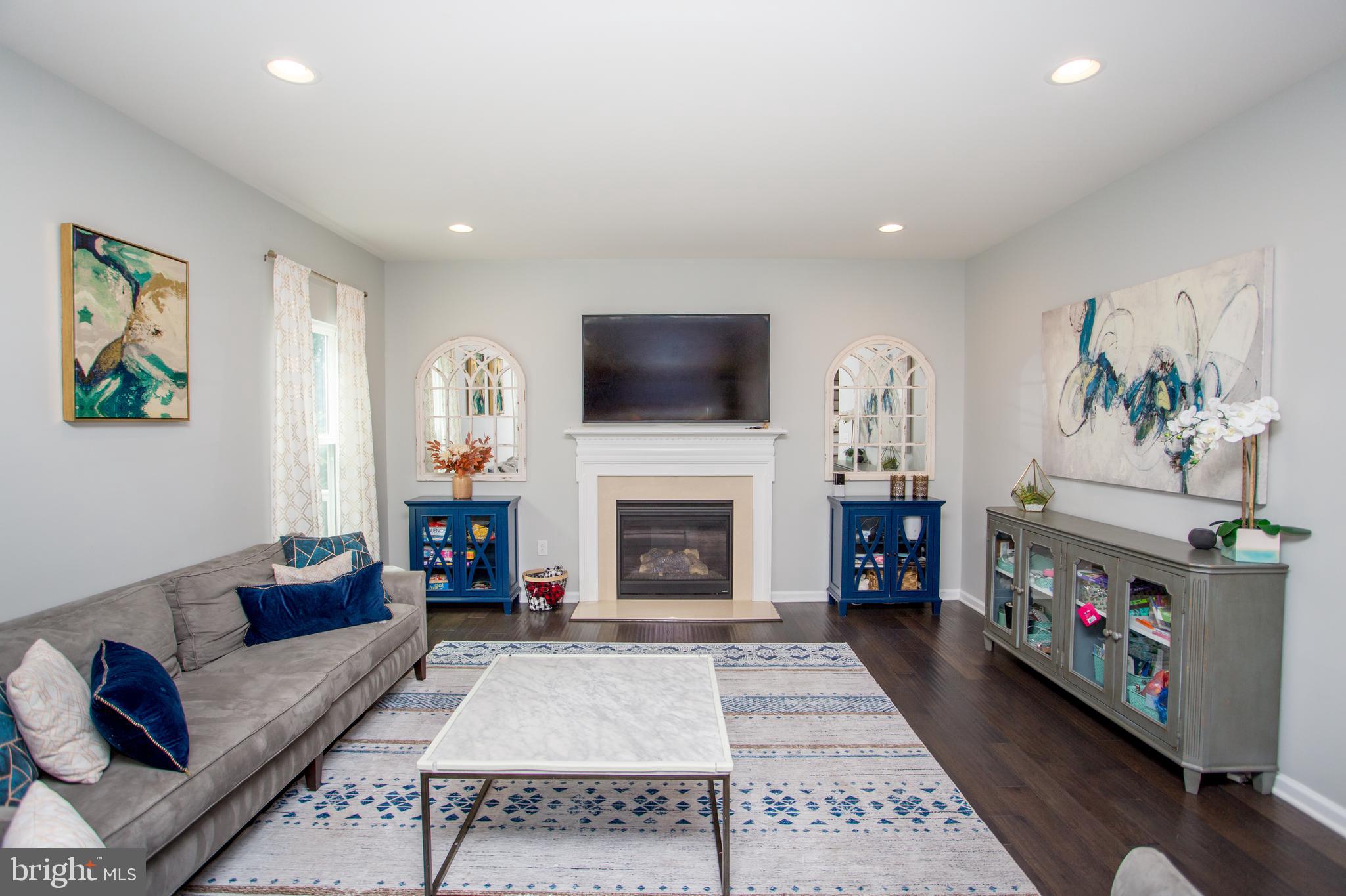 HIDDEN OAKS - Residential