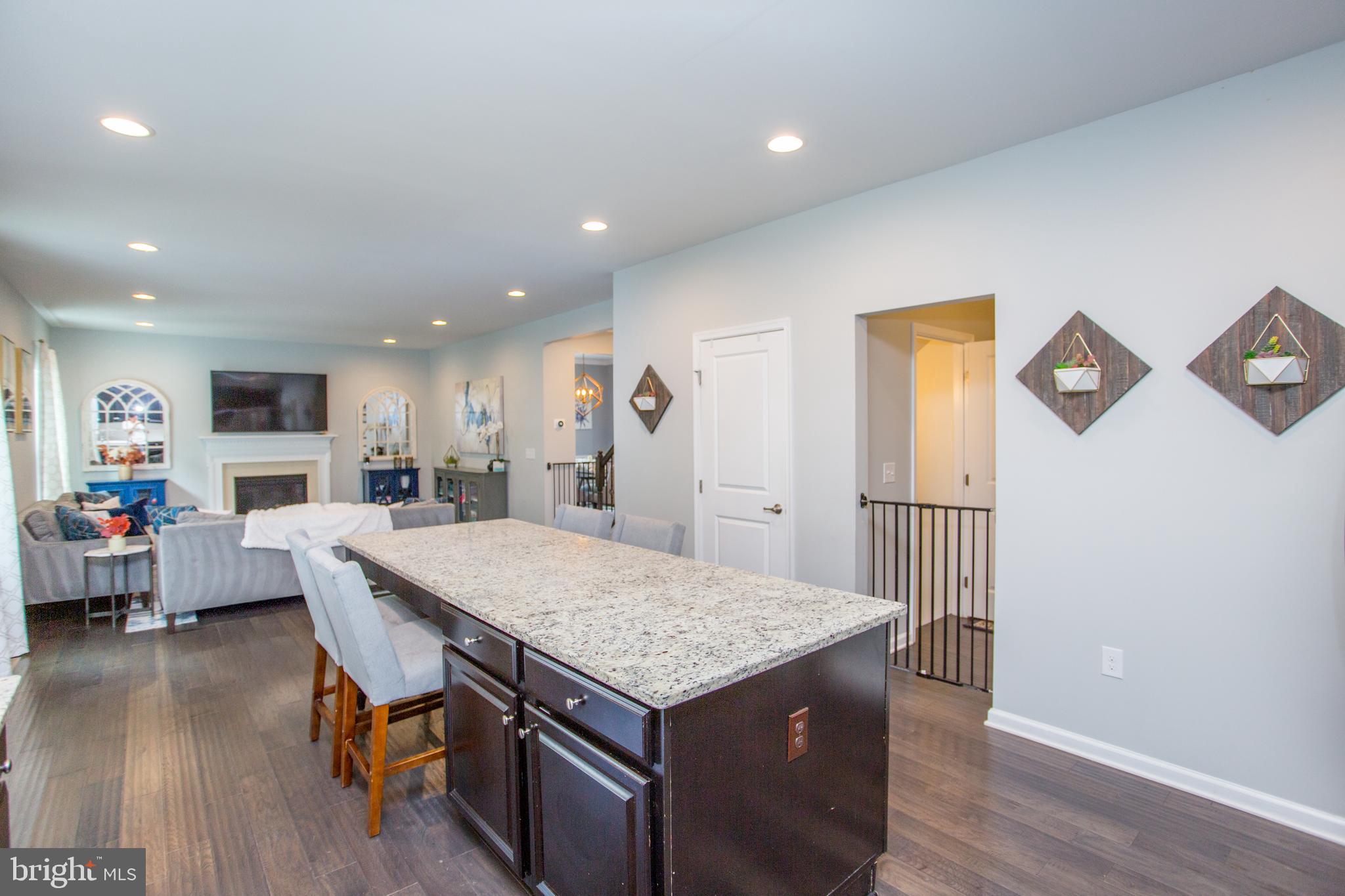 HIDDEN OAKS - Residential