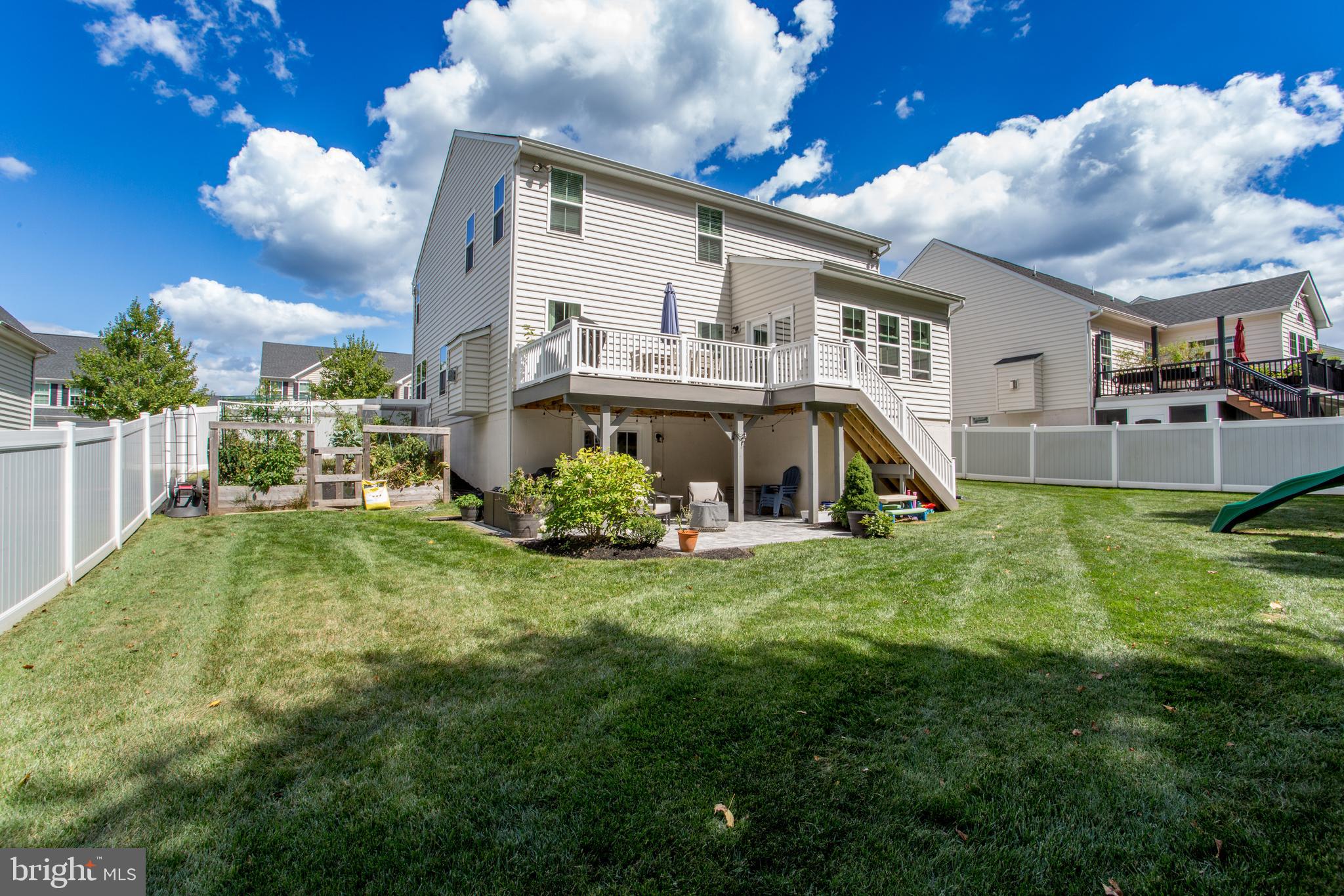 HIDDEN OAKS - Residential