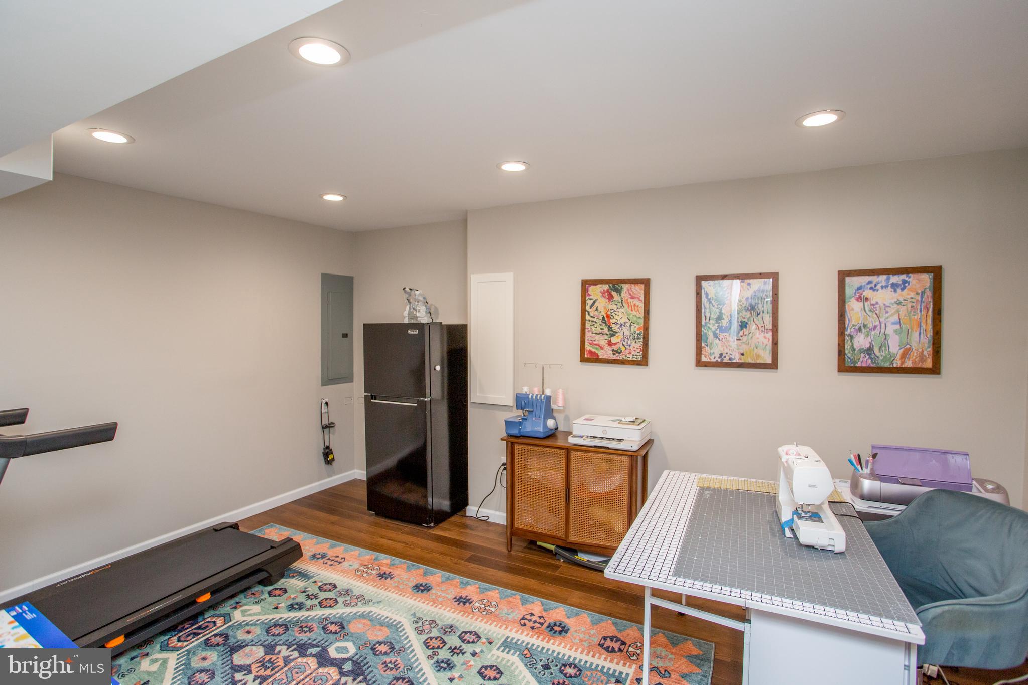 HIDDEN OAKS - Residential