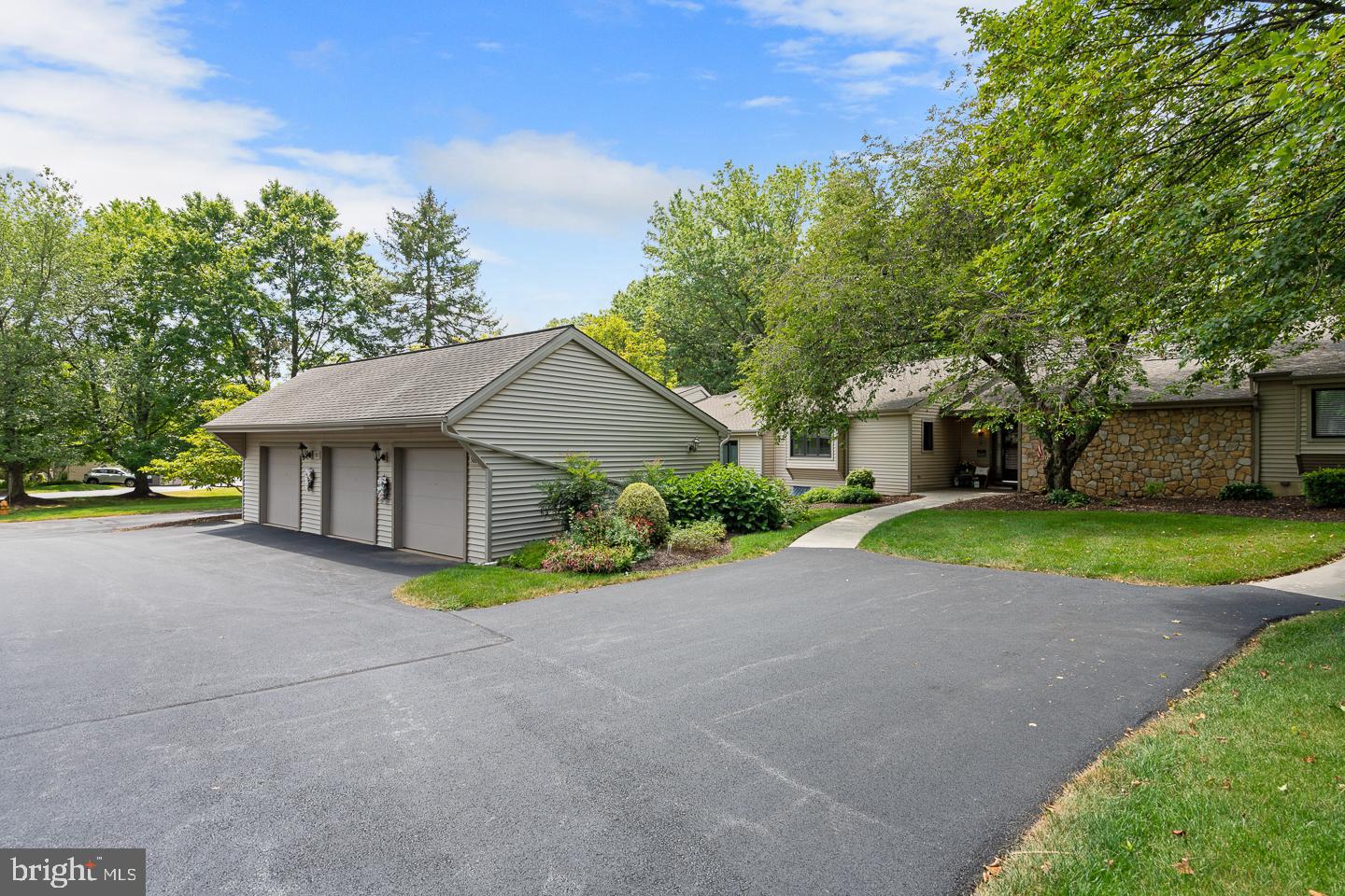 505 EATON WAY 505