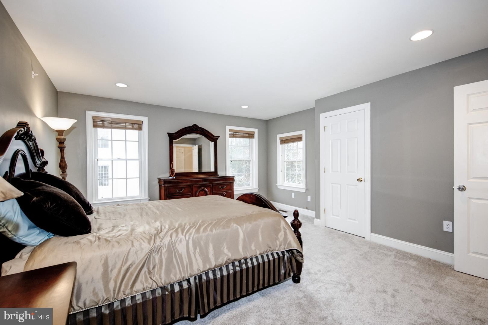 WHITEGATE - Residential