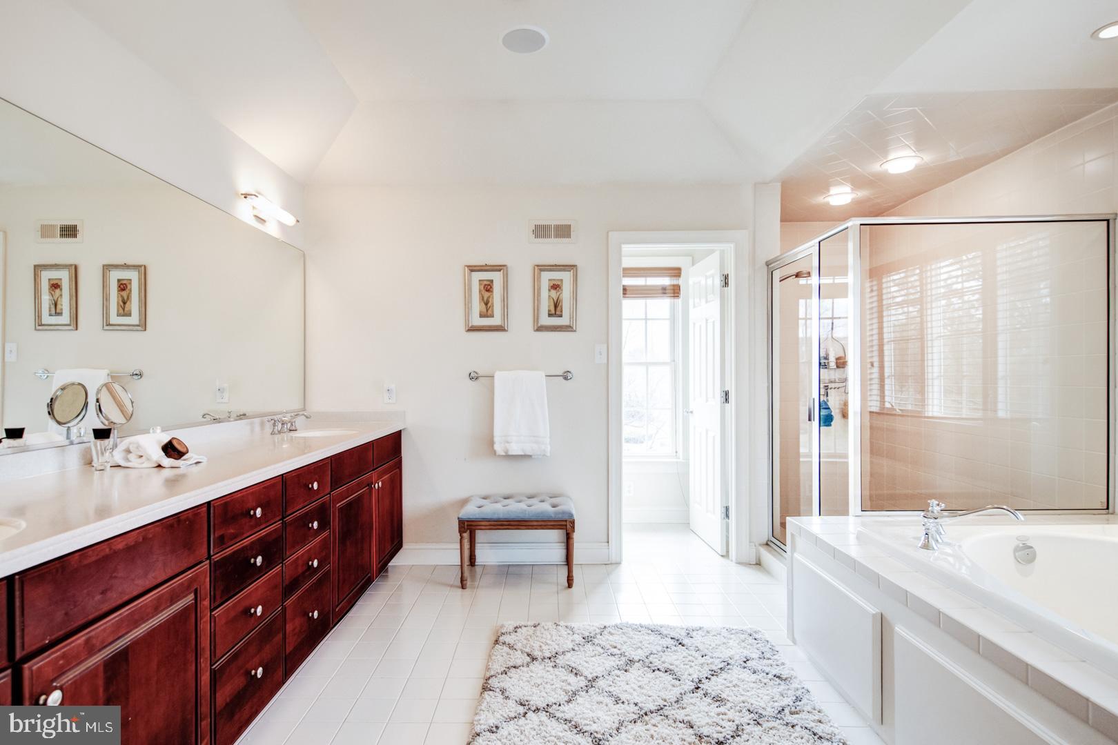 WHITEGATE - Residential