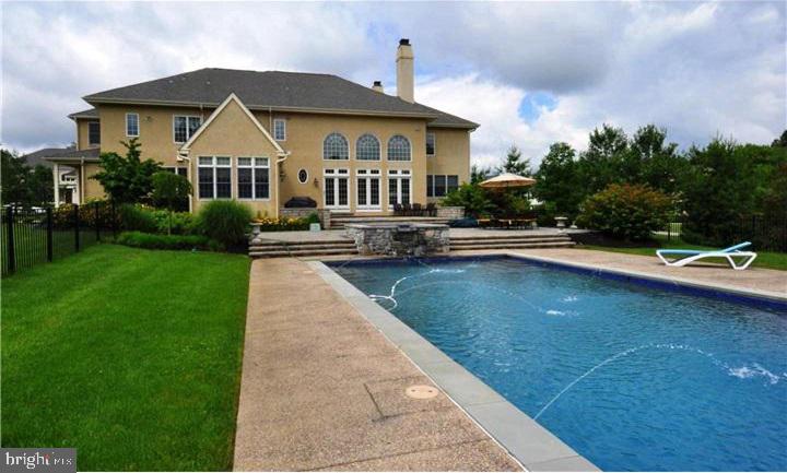 WHITEGATE - Residential