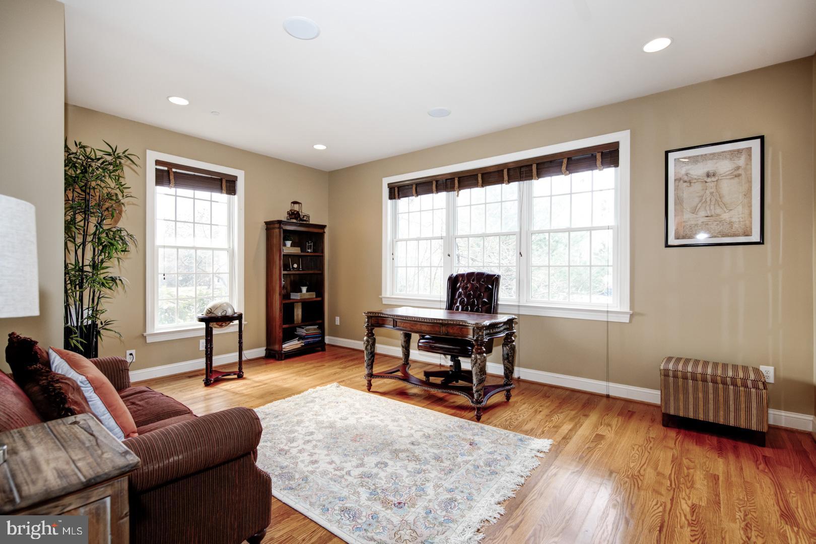 WHITEGATE - Residential