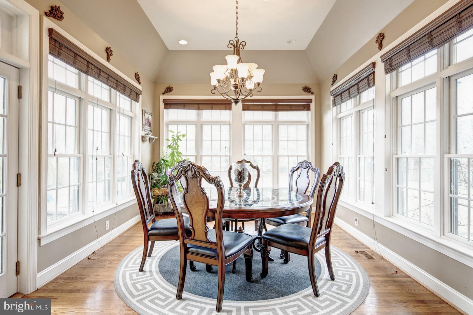 WHITEGATE - Residential