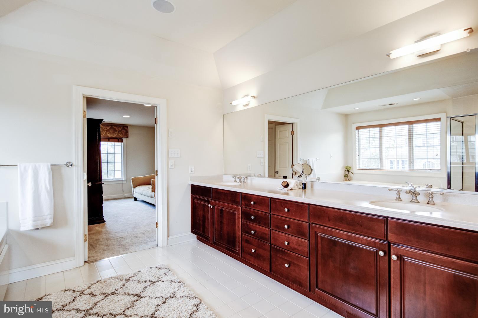 WHITEGATE - Residential